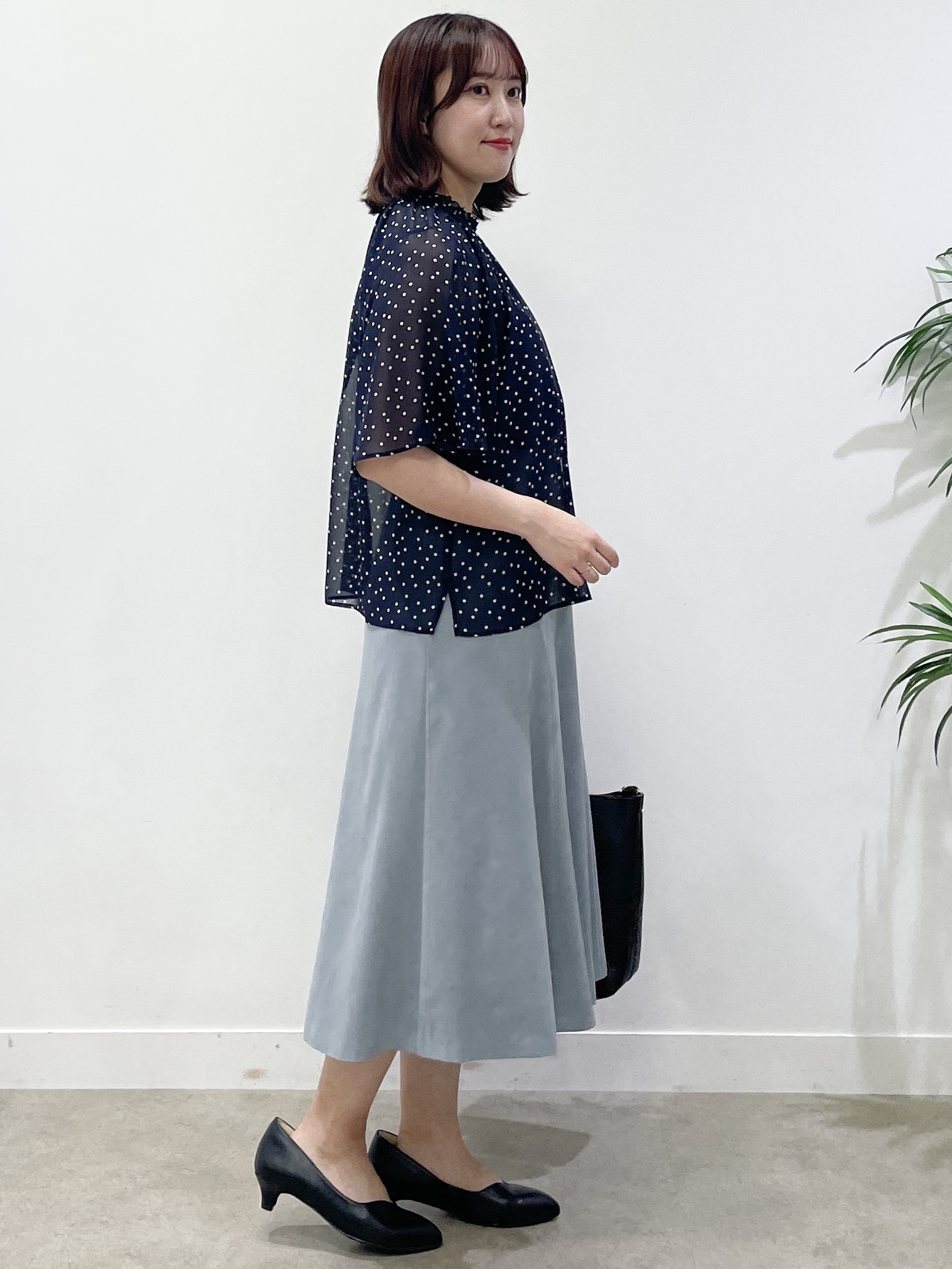 yukariさんの「Reflect｜【セットアップ／手洗い可】ドット柄シアーブラウス」を使ったコーディネート