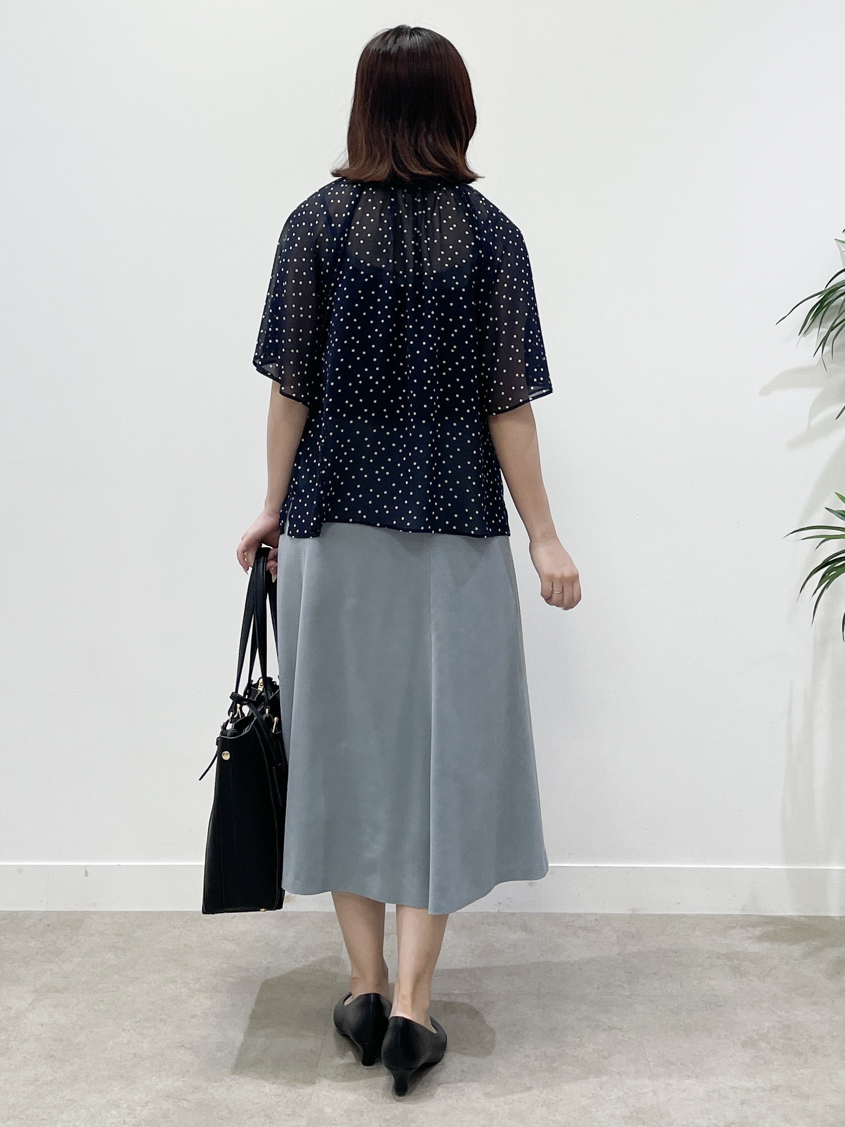 yukariさんの「Reflect｜【セットアップ／手洗い可】ドット柄シアーブラウス」を使ったコーディネート