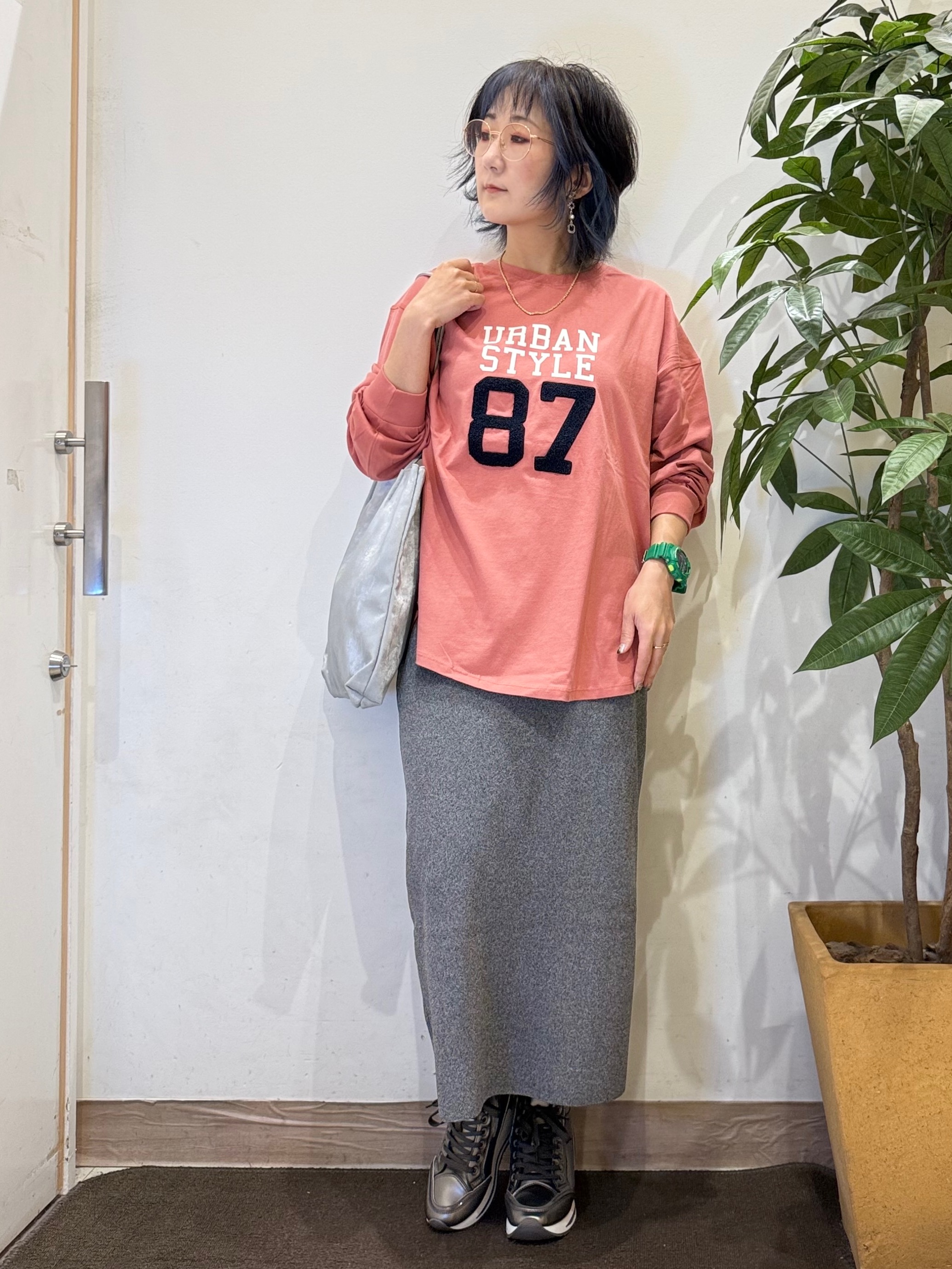 misakiさんの「SHOO･LA･RUE｜【選べる4柄/体型カバー】ゆるっと着られる BIGロンT」を使ったコーディネート