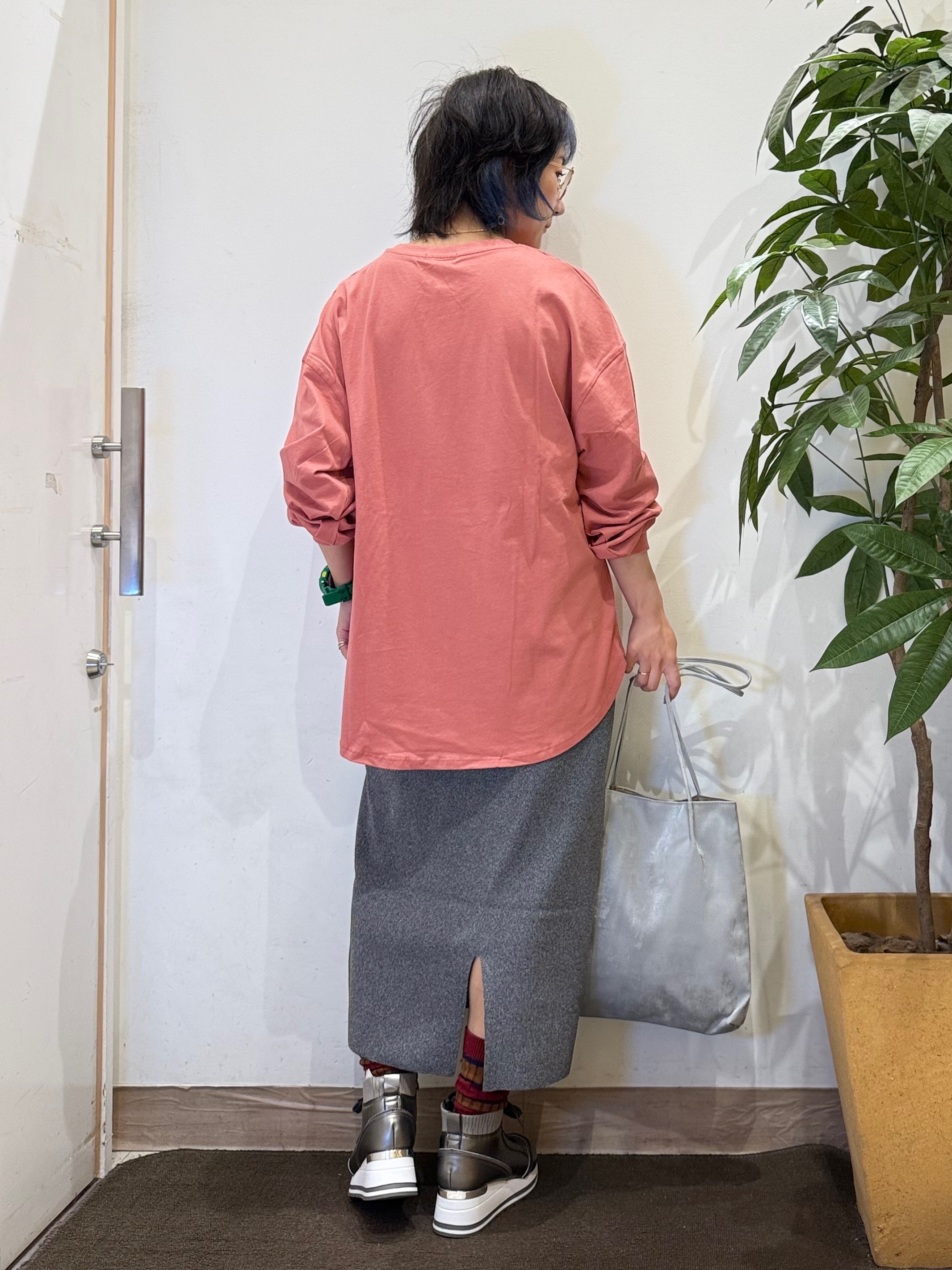 misakiさんの「SHOO･LA･RUE｜【選べる4柄/体型カバー】ゆるっと着られる BIGロンT」を使ったコーディネート