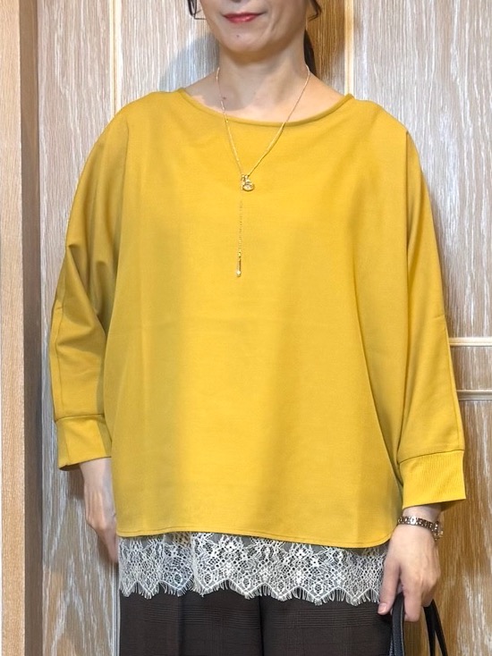 KAORIさんの「SHOO･LA･RUE｜【着丈選べる/洗濯後しわになりにくい】インせず着られる ドルマンブラウス」を使ったコーディネート