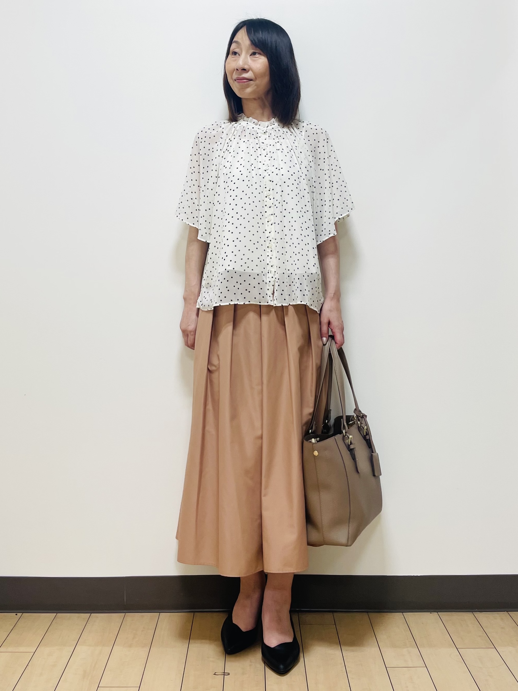Riiさんの「Reflect｜【セットアップ／手洗い可】ドット柄シアーブラウス」を使ったコーディネート