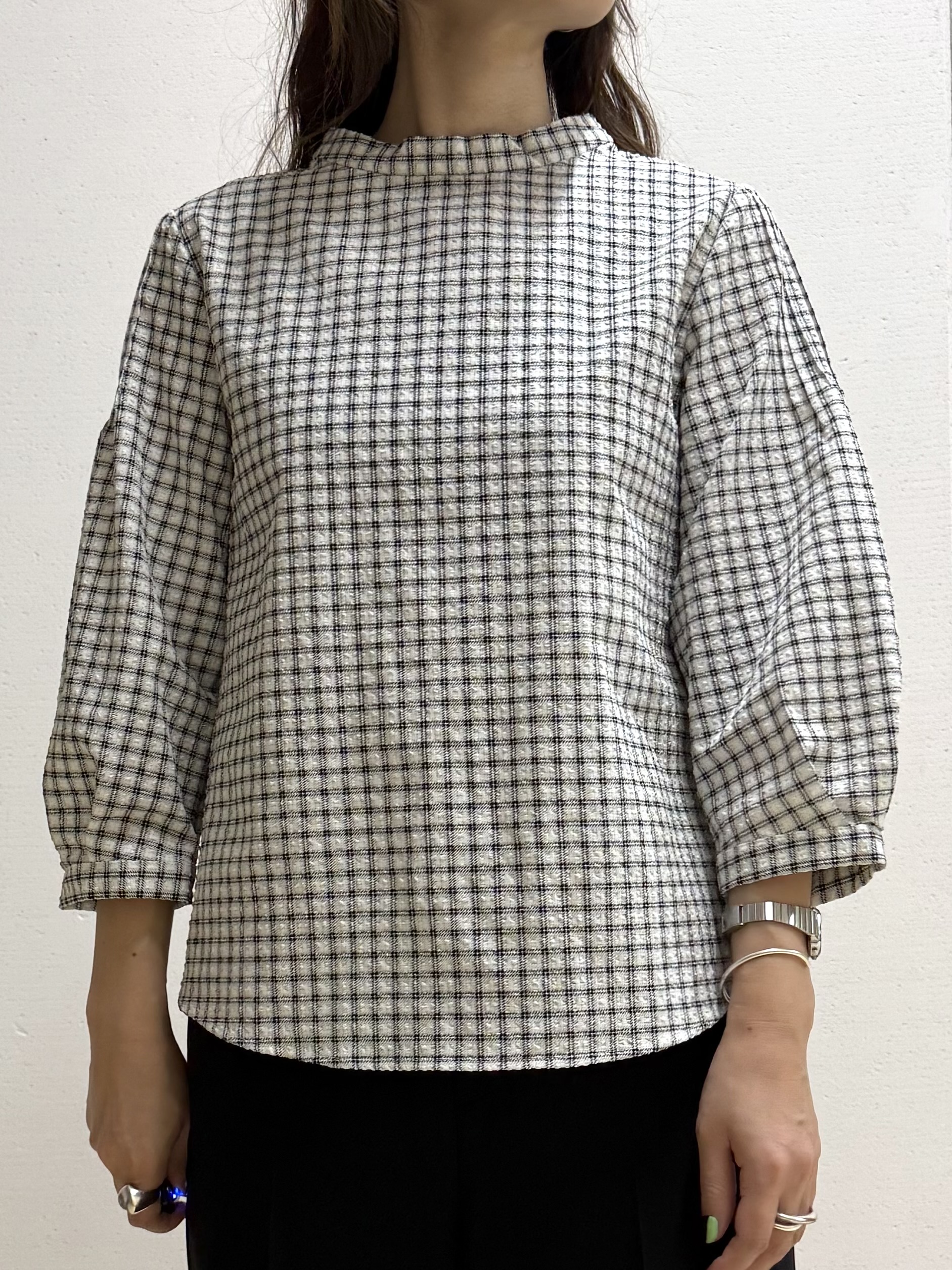 mamiさんの「INDIVI｜【初秋にピッタリ！／洗える】凹凸素材ミニスタンドトップス」を使ったコーディネート