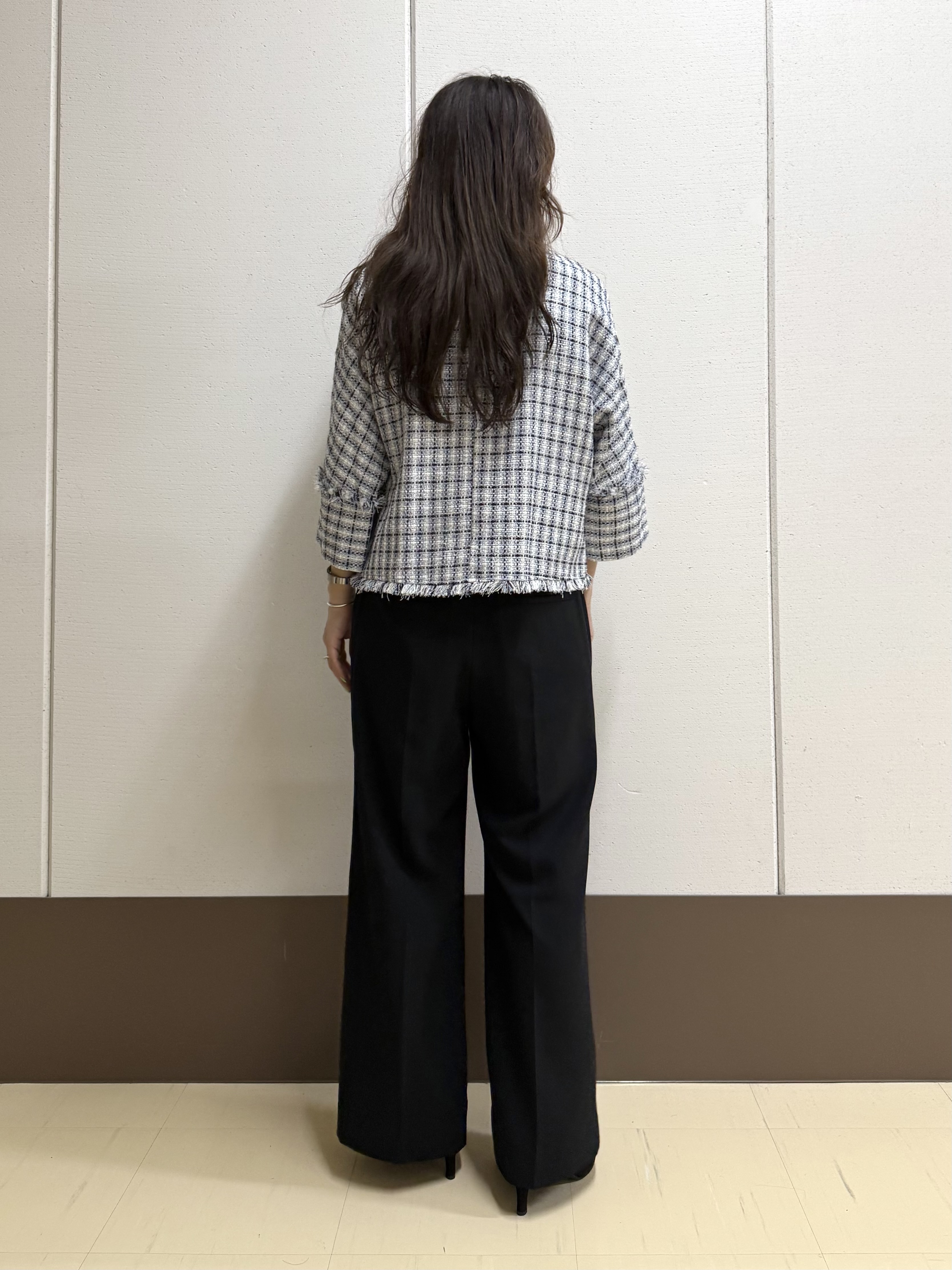 mamiさんの「INDIVI｜【華やか／1枚でサマになる】上品ツイードブラウス」を使ったコーディネート