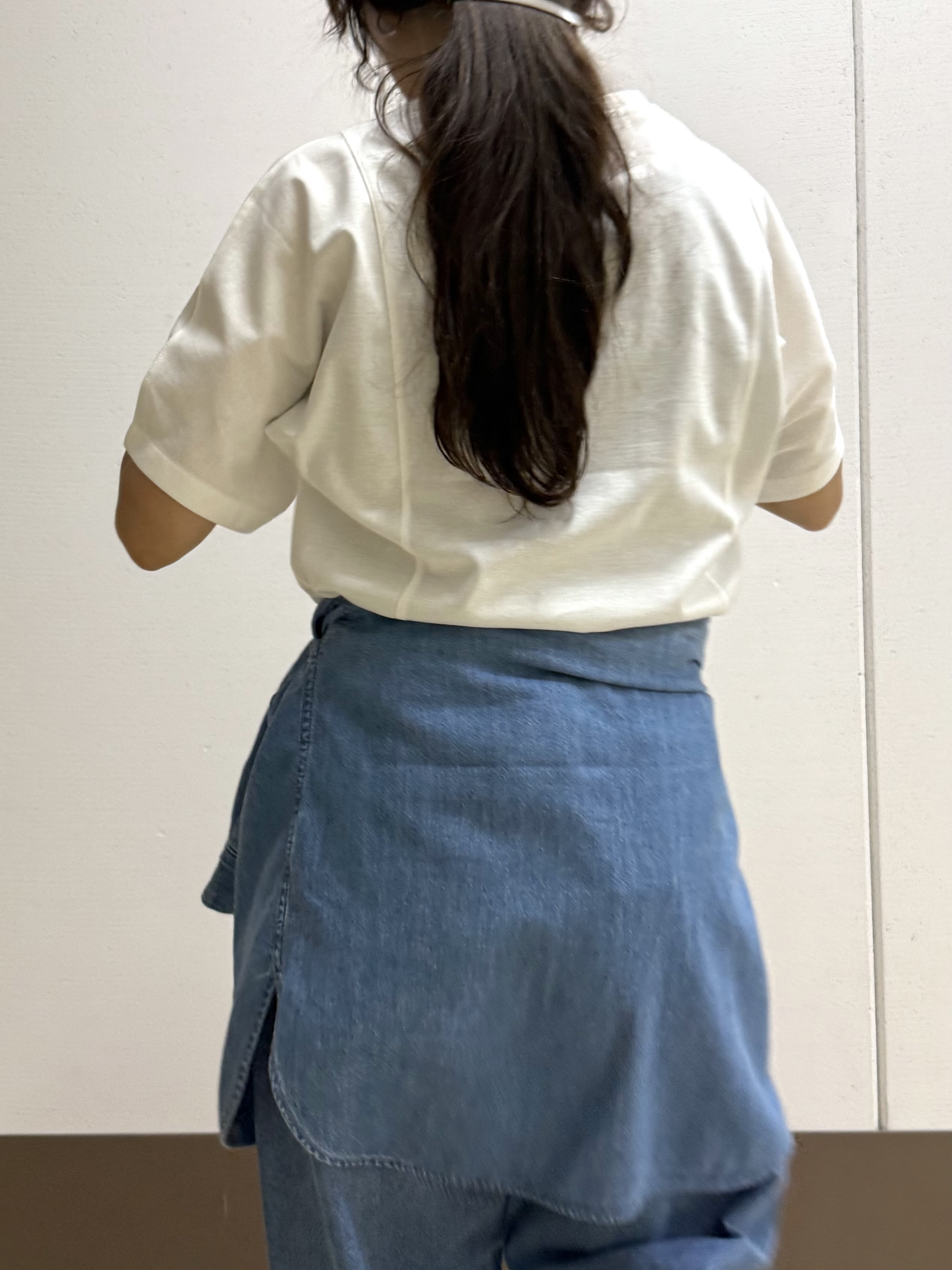 mamiさんの「INDIVI｜【新作登場！】カーブシルエットデニム」を使ったコーディネート