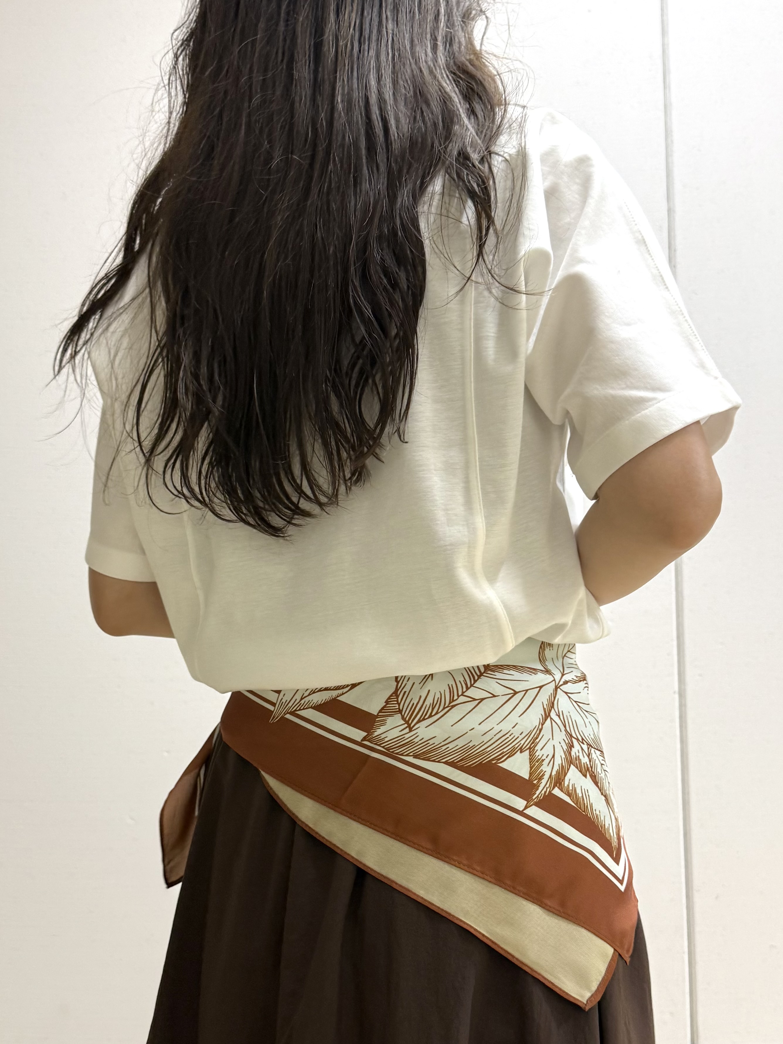 mamiさんの「INDIVI｜【汗ジミ防止／褒められTシャツ】上品カジュアル！ドルマンTシャツ」を使ったコーディネート