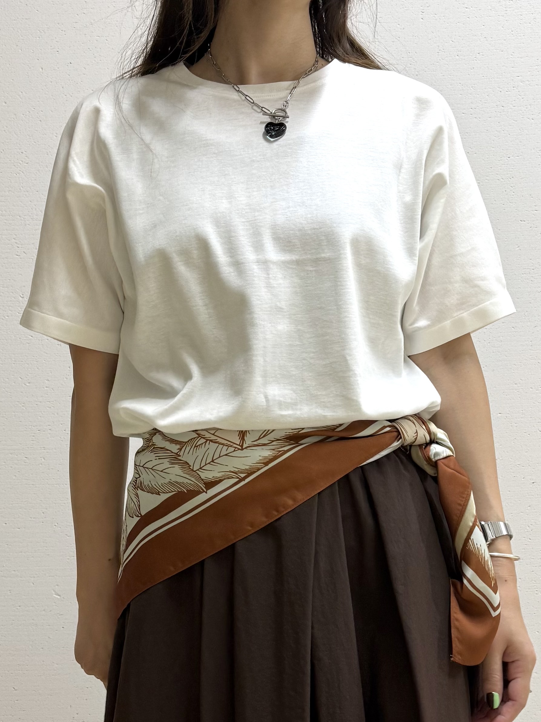 mamiさんの「INDIVI｜【汗ジミ防止／褒められTシャツ】上品カジュアル！ドルマンTシャツ」を使ったコーディネート
