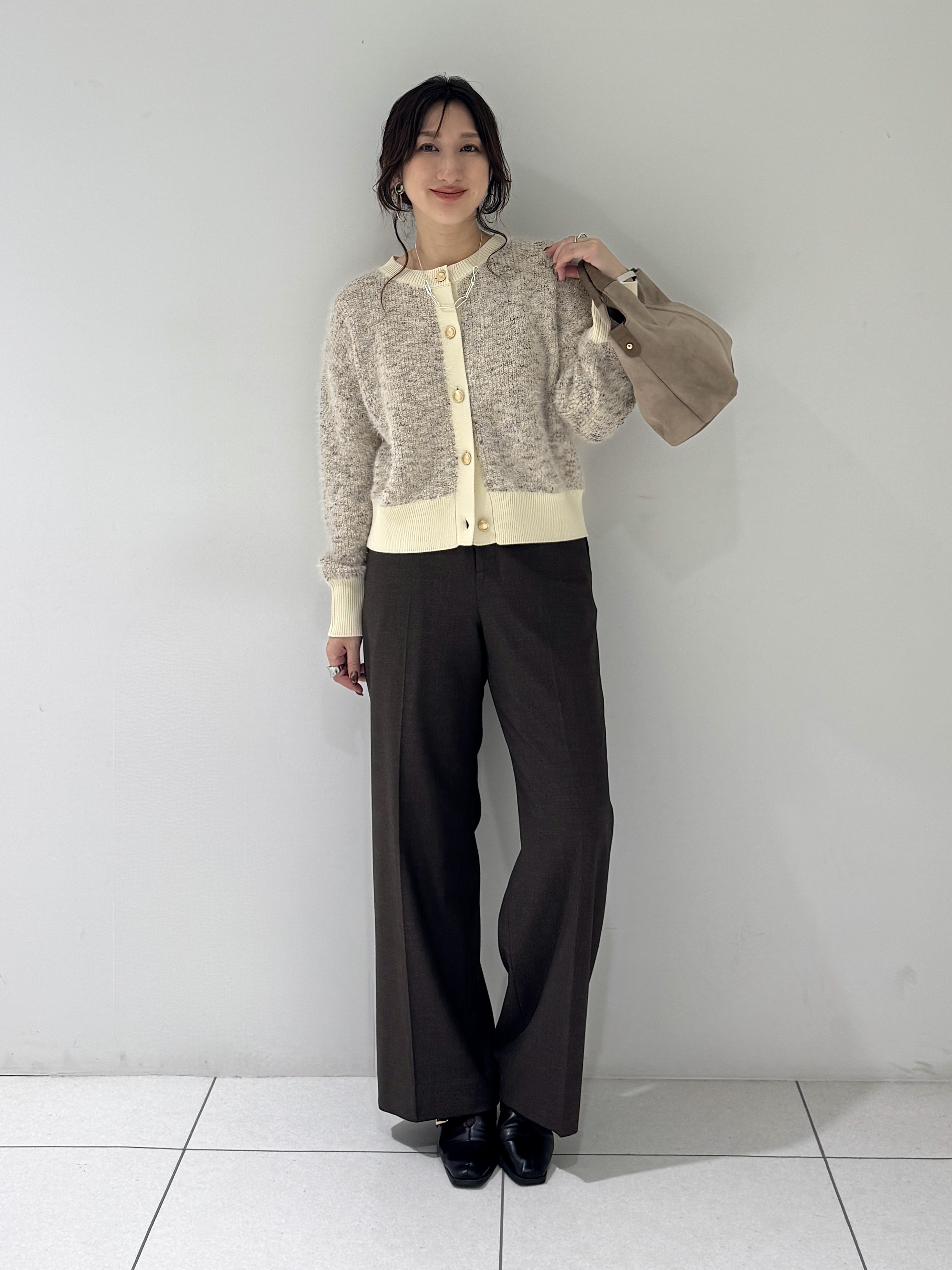 そんさんの「INDIVI｜【洗濯機OK／ストレッチ◎】ストレートワイドパンツ」を使ったコーディネート