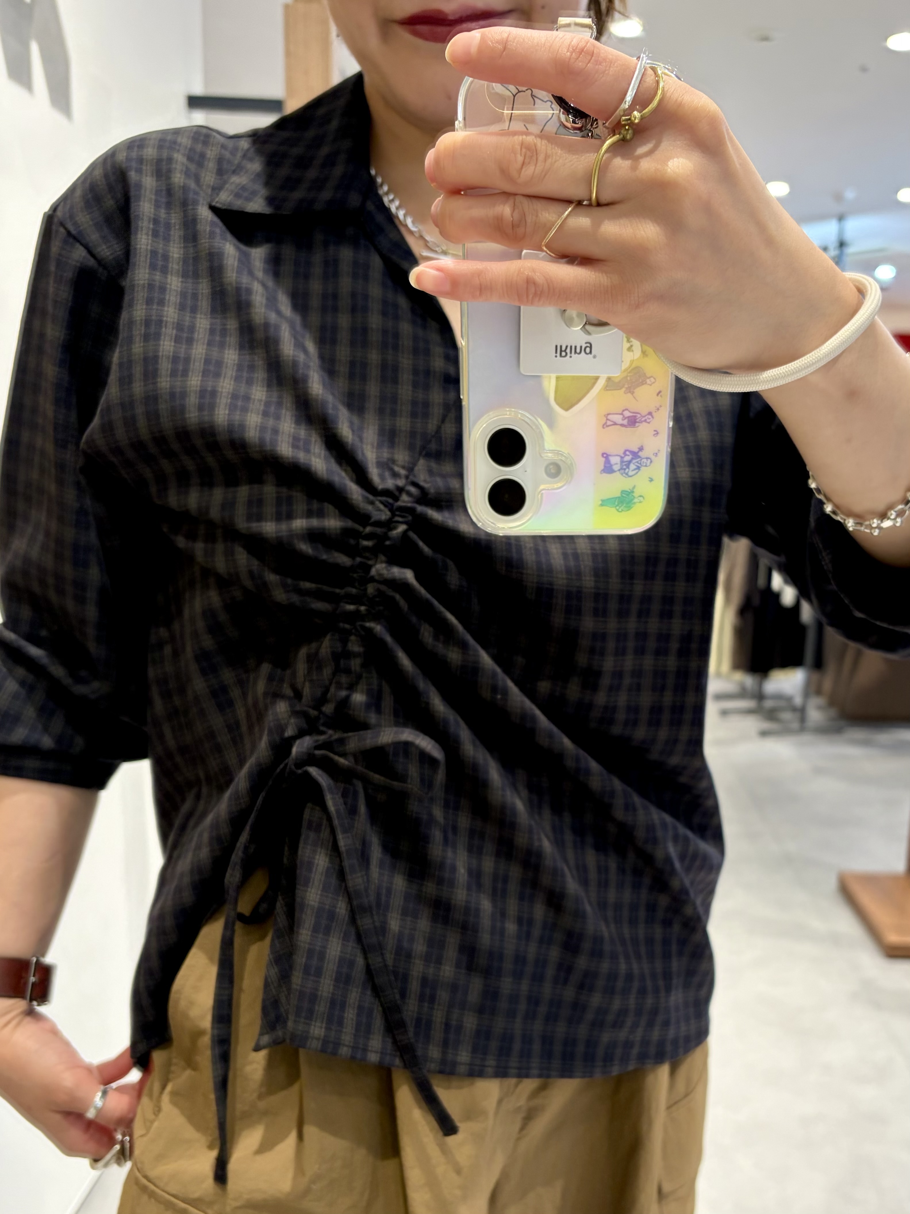 mari_831さんの「INDIVI｜バイアスシャーリングチェックシャツ【LIVE紹介／上枝みどりさん着用】」を使ったコーディネート