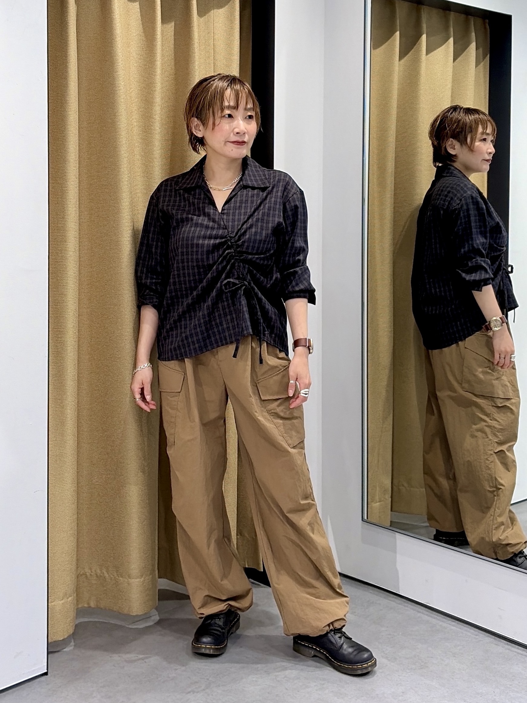 mari_831さんの「INDIVI｜バイアスシャーリングチェックシャツ【LIVE紹介／上枝みどりさん着用】」を使ったコーディネート
