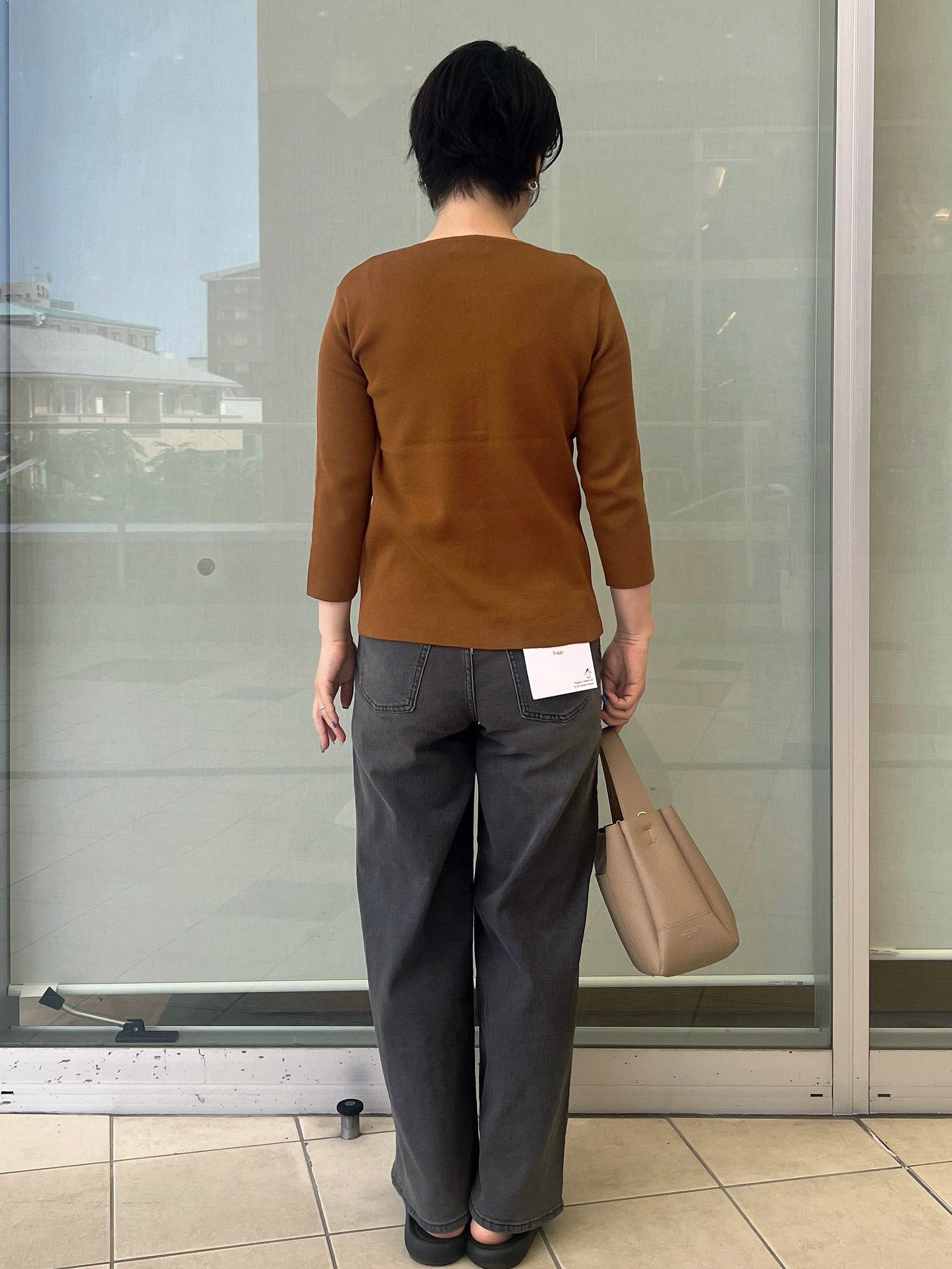 yo-koさんの「OPAQUE.CLIP｜多ボタンデザインニット【洗濯機OK】」を使ったコーディネート