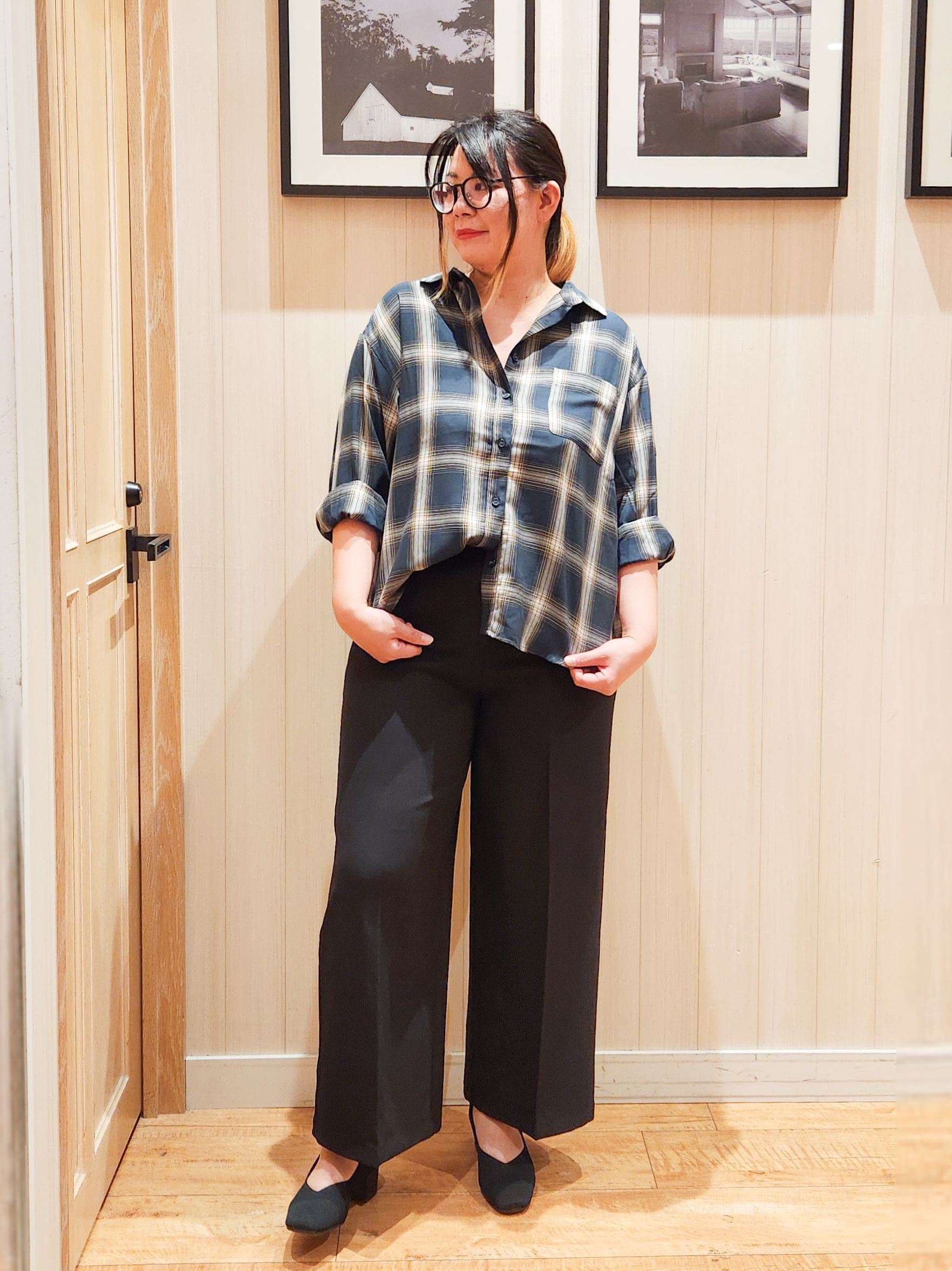 れーやんさんの「SHOO･LA･RUE｜【洗濯後しわになりにくい/S-LL】選べる6パターン 羽織としても活躍する ベーシックシャツ」を使ったコーディネート