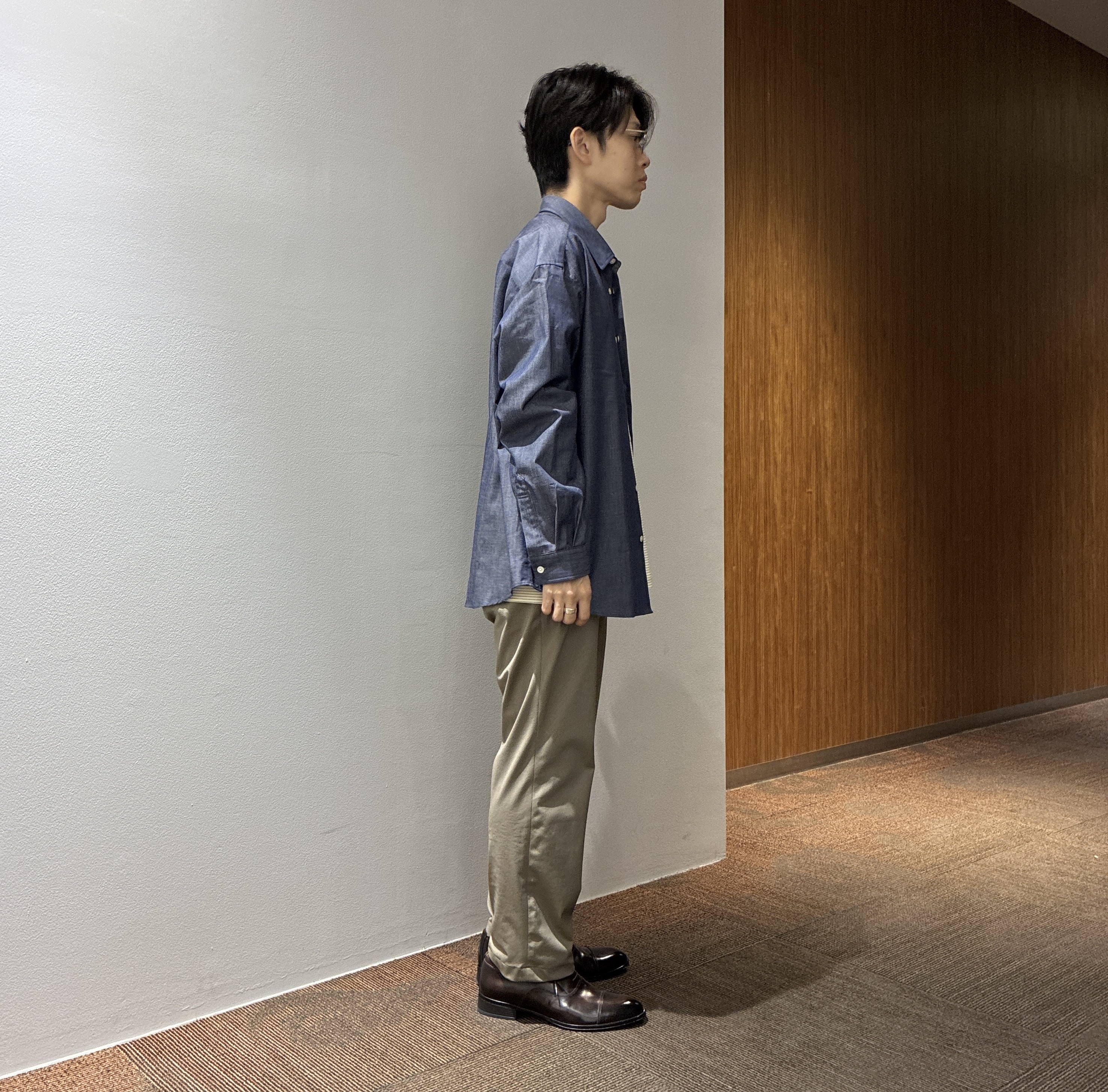 わいずみさんの「TAKEO KIKUCHI｜【日本製/Sサイズ～】リラックスフィットシャツ」を使ったコーディネート