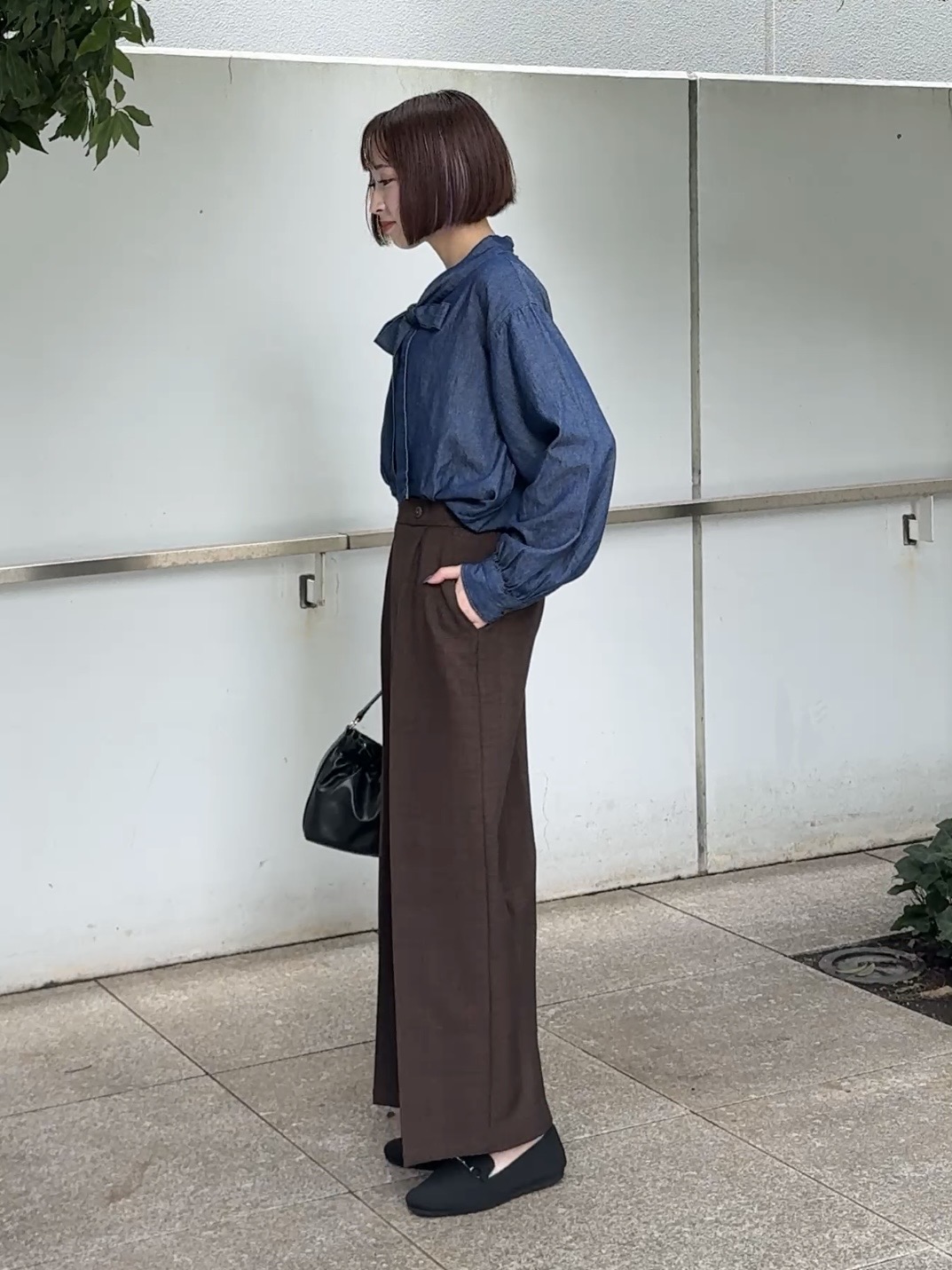 𝐜𝐡𝐢𝐤𝐚さんの「SHOO･LA･RUE｜【洗濯後しわになりにくい/着丈が選べる／セットアップ可】ウールフィール センタープレスワイドパンツ」を使ったコーディネート