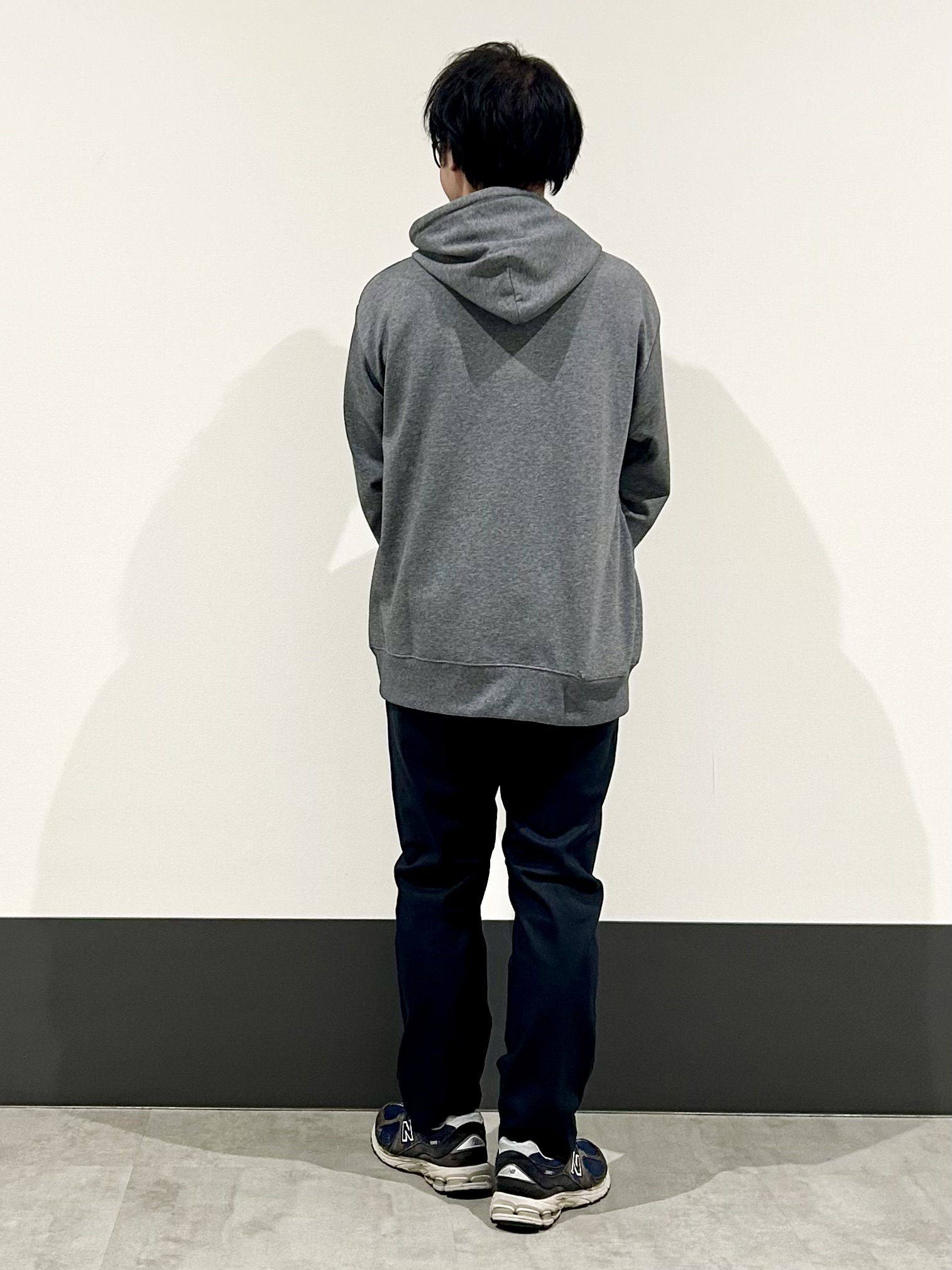 KENJI Iさんの「THE SHOP TK｜【洗濯機OK／ユニセックス】ダンボール ロゴパーカ」を使ったコーディネート