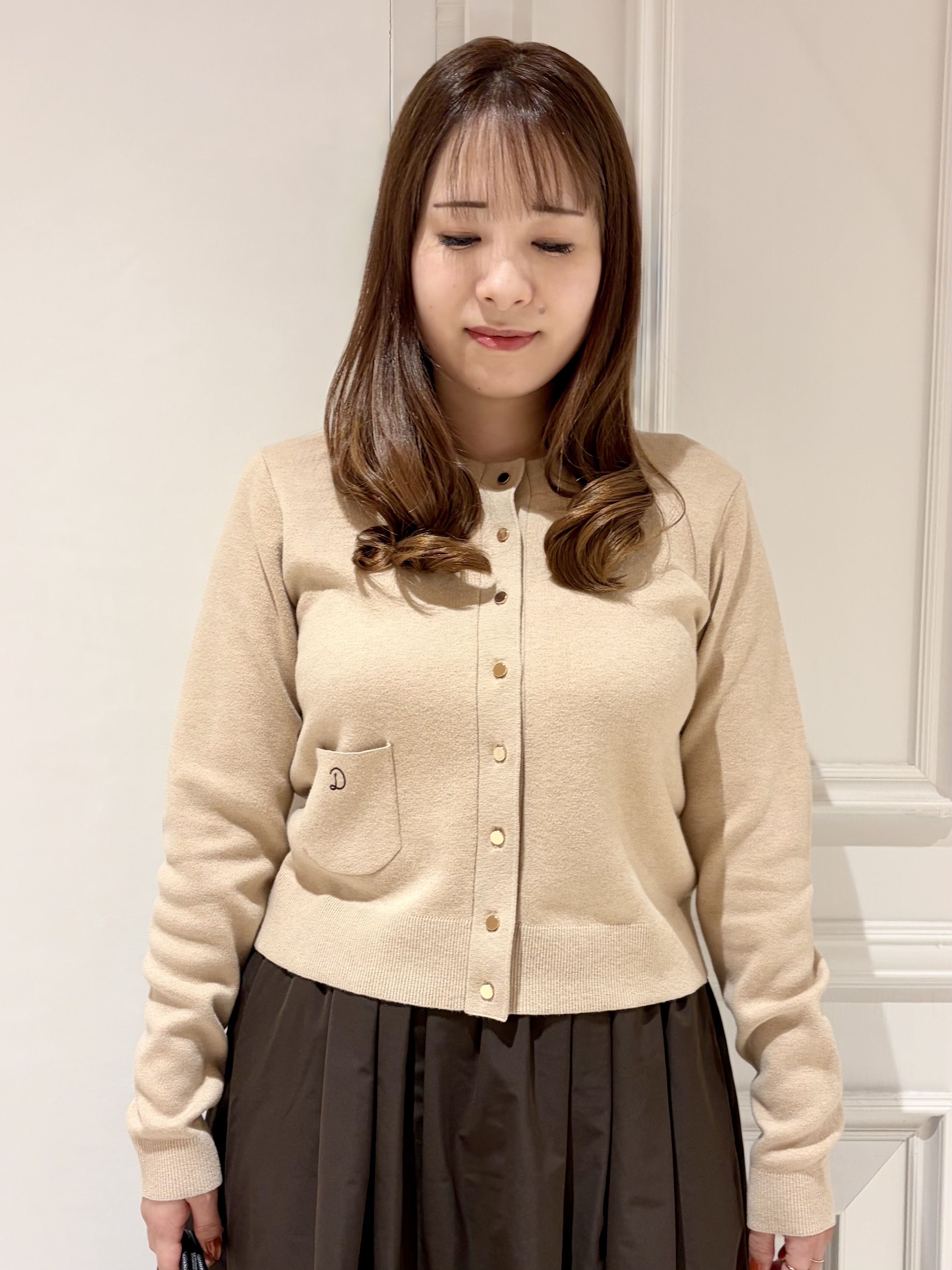 minowaさんの「DRESSTERIOR｜【5色展開/ウォッシャブル】コットンカシミヤカーディガン」を使ったコーディネート