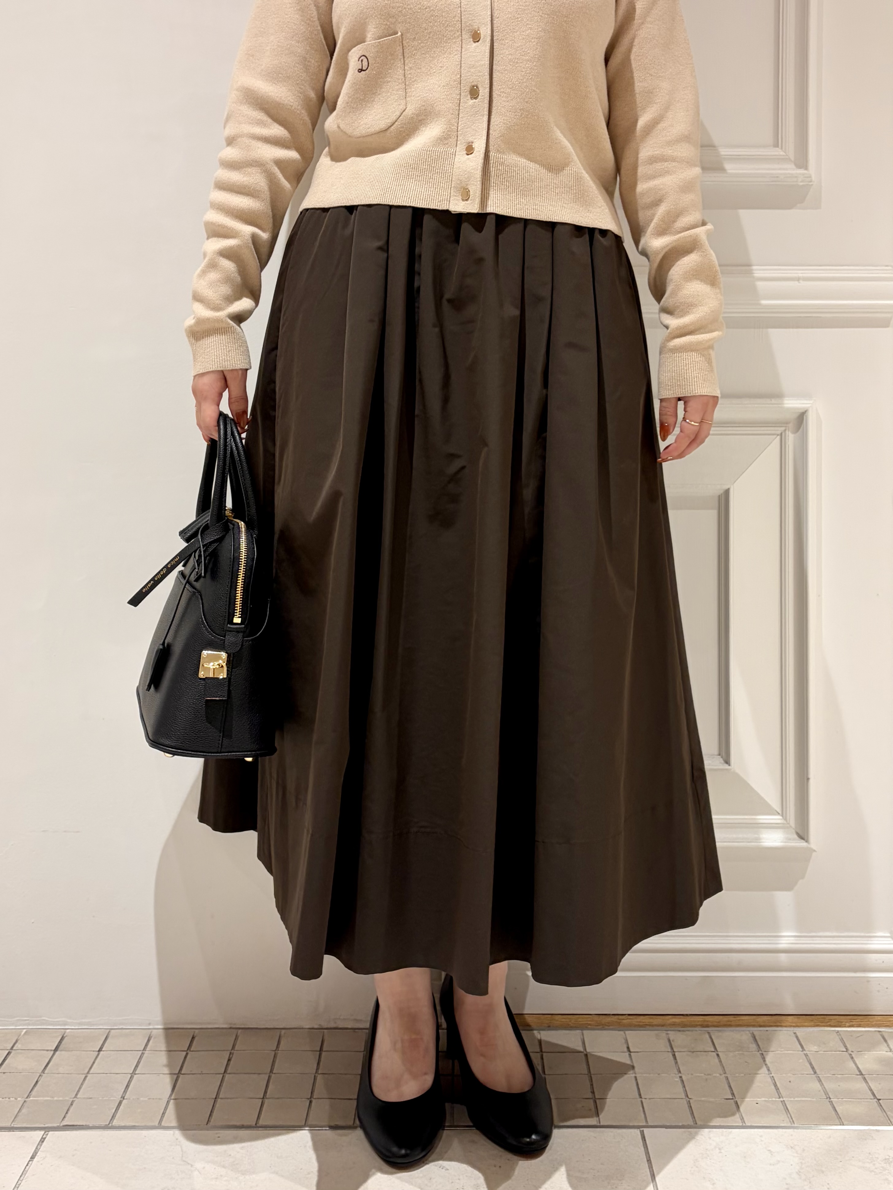 minowaさんの「DRESSTERIOR｜【5色展開/ウォッシャブル】コットンカシミヤカーディガン」を使ったコーディネート
