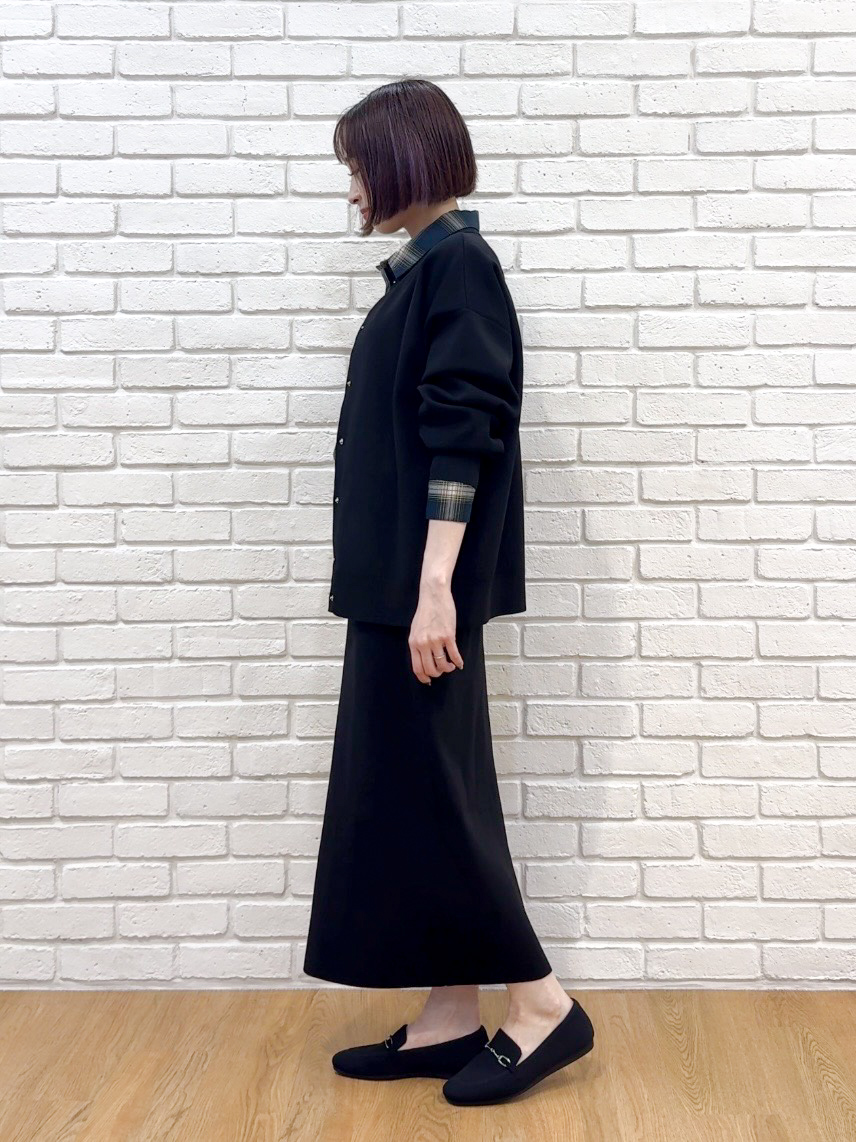 𝐜𝐡𝐢𝐤𝐚さんの「SHOO･LA･RUE｜【セットアップ可/洗濯機可】軽やかに羽織れる スポンディッシュ ニットカーディガン」を使ったコーディネート