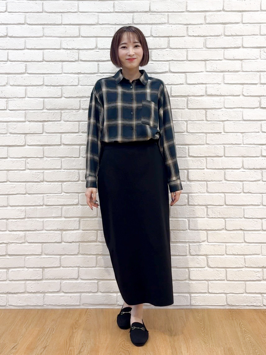𝐜𝐡𝐢𝐤𝐚さんの「SHOO･LA･RUE｜【セットアップ可/洗濯機可】軽やかに羽織れる スポンディッシュ ニットカーディガン」を使ったコーディネート