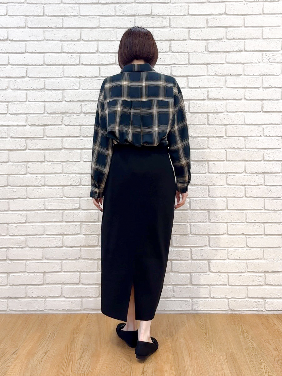 𝐜𝐡𝐢𝐤𝐚さんの「SHOO･LA･RUE｜【セットアップ可/洗濯機可】軽やかに羽織れる スポンディッシュ ニットカーディガン」を使ったコーディネート