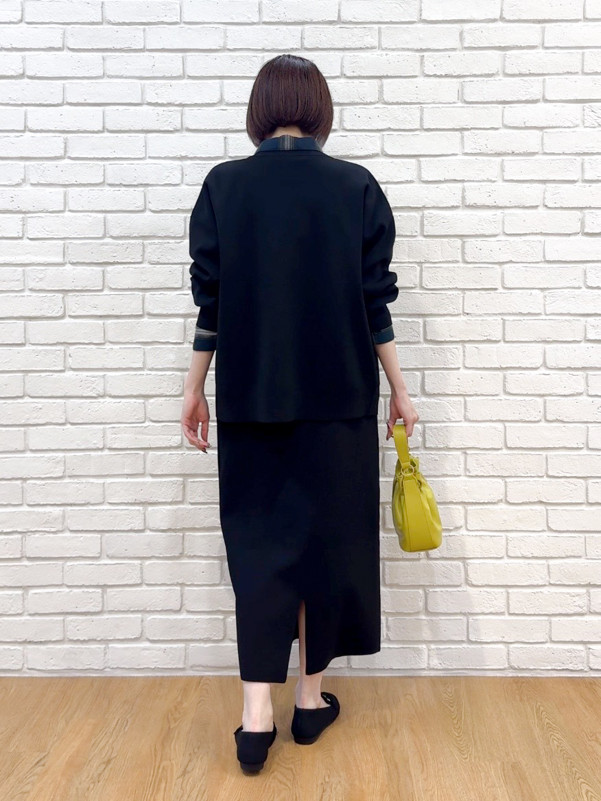 𝐜𝐡𝐢𝐤𝐚さんの「SHOO･LA･RUE｜【セットアップ可/洗濯機可】軽やかに羽織れる スポンディッシュ ニットカーディガン」を使ったコーディネート