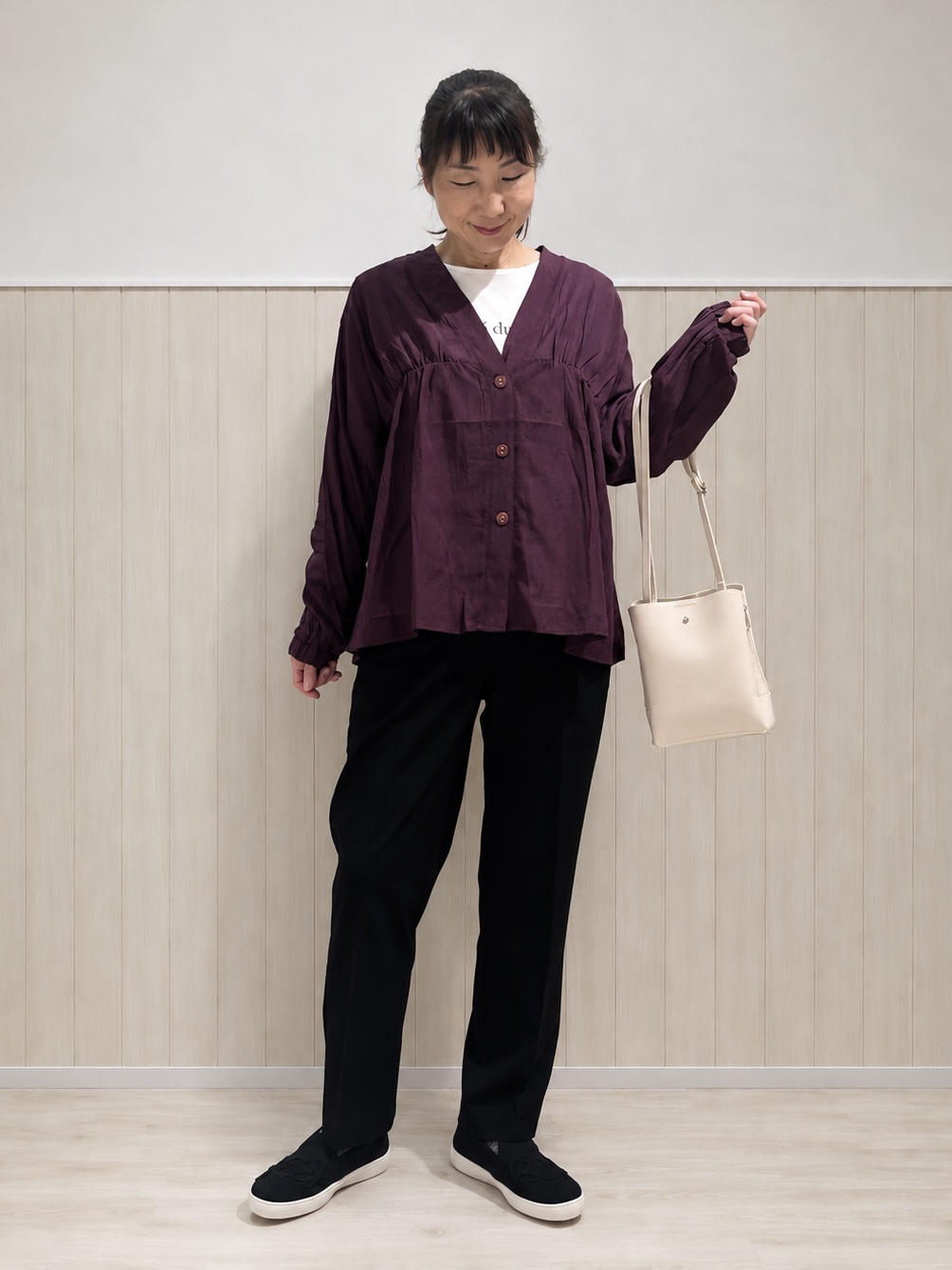 まつみさんの「SHOO･LA･RUE｜【S-LL/洗濯機可】着痩せシルエット シャーリングシャツカーディガン」を使ったコーディネート