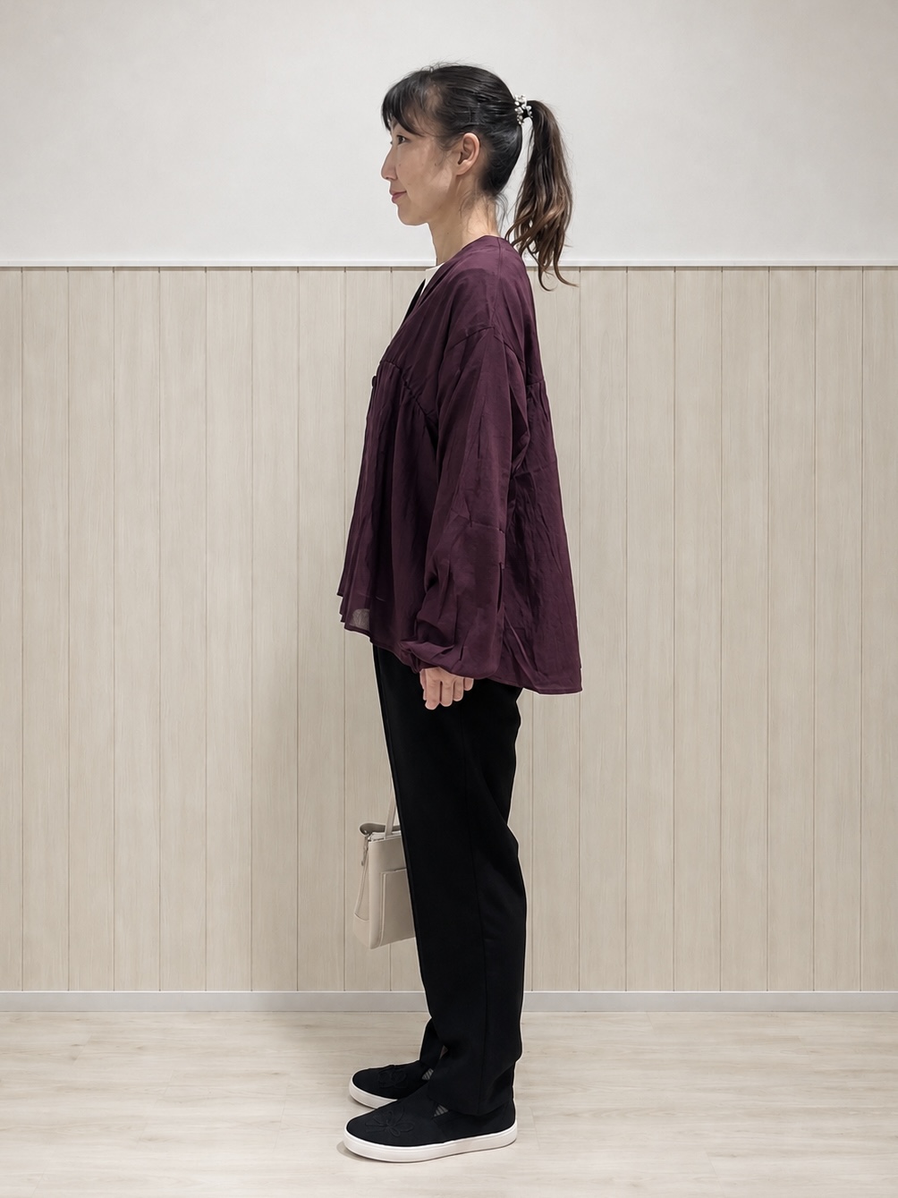 まつみさんの「SHOO･LA･RUE｜【S-LL/洗濯機可】着痩せシルエット シャーリングシャツカーディガン」を使ったコーディネート