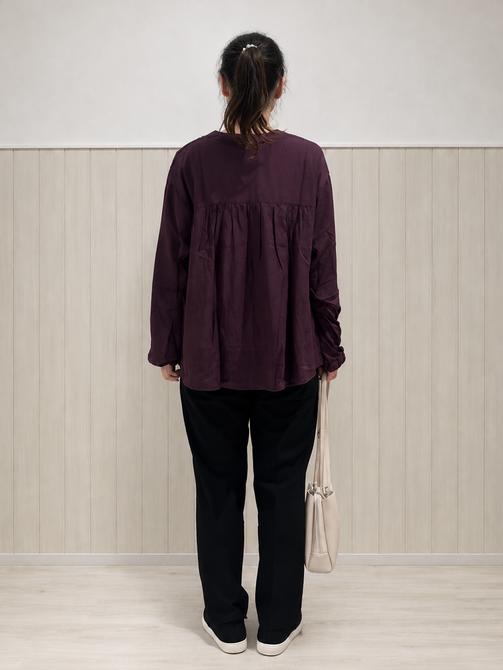 まつみさんの「SHOO･LA･RUE｜【S-LL/洗濯機可】着痩せシルエット シャーリングシャツカーディガン」を使ったコーディネート