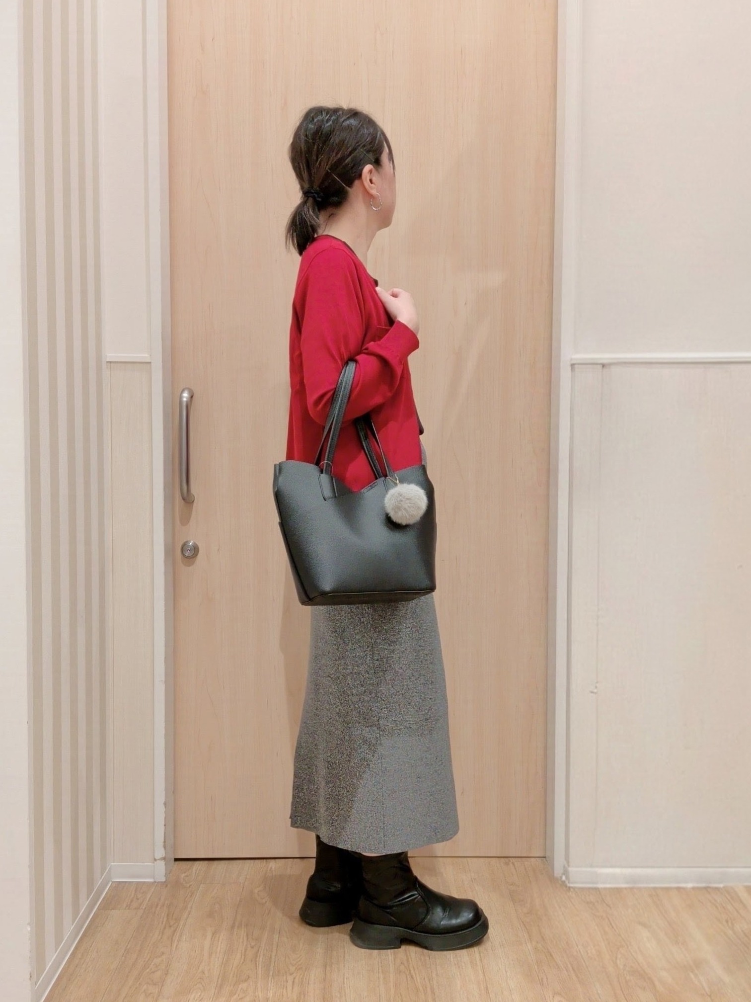 あさんの「SHOO･LA･RUE｜【洗濯機可/S-LL】金ボタンが上品に。さらさらタッチカーディガン」を使ったコーディネート