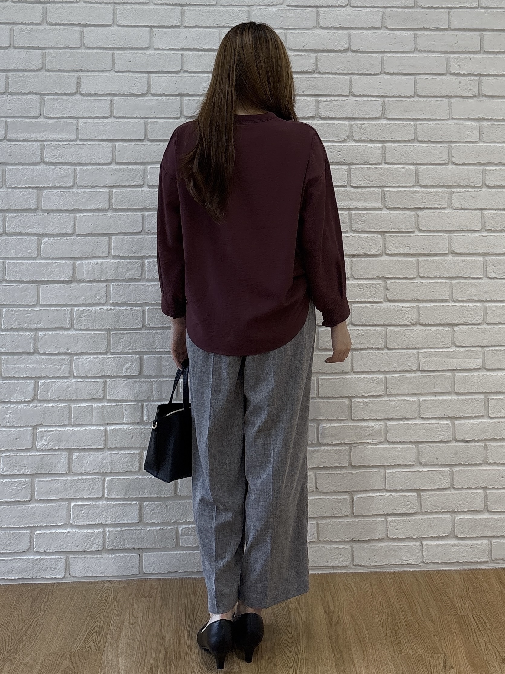 sayaさんの「SHOO･LA･RUE｜【洗濯後しわになりにくい/S-LL】キーネック金ボタンポケットシャツ」を使ったコーディネート