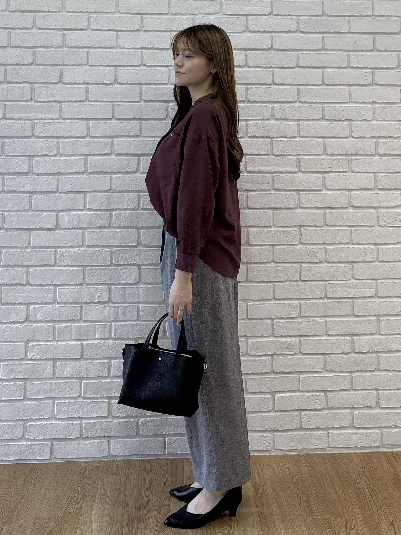 sayaさんの「SHOO･LA･RUE｜【洗濯後しわになりにくい/S-LL】キーネック金ボタンポケットシャツ」を使ったコーディネート