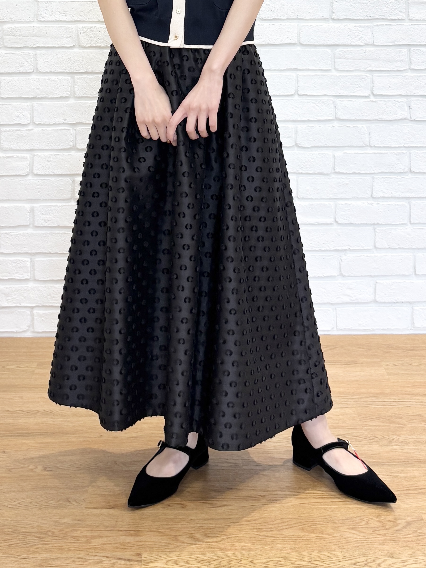清水夏姫さんの「DRESSTERIOR｜カットジャガードボリュームスカート」を使ったコーディネート