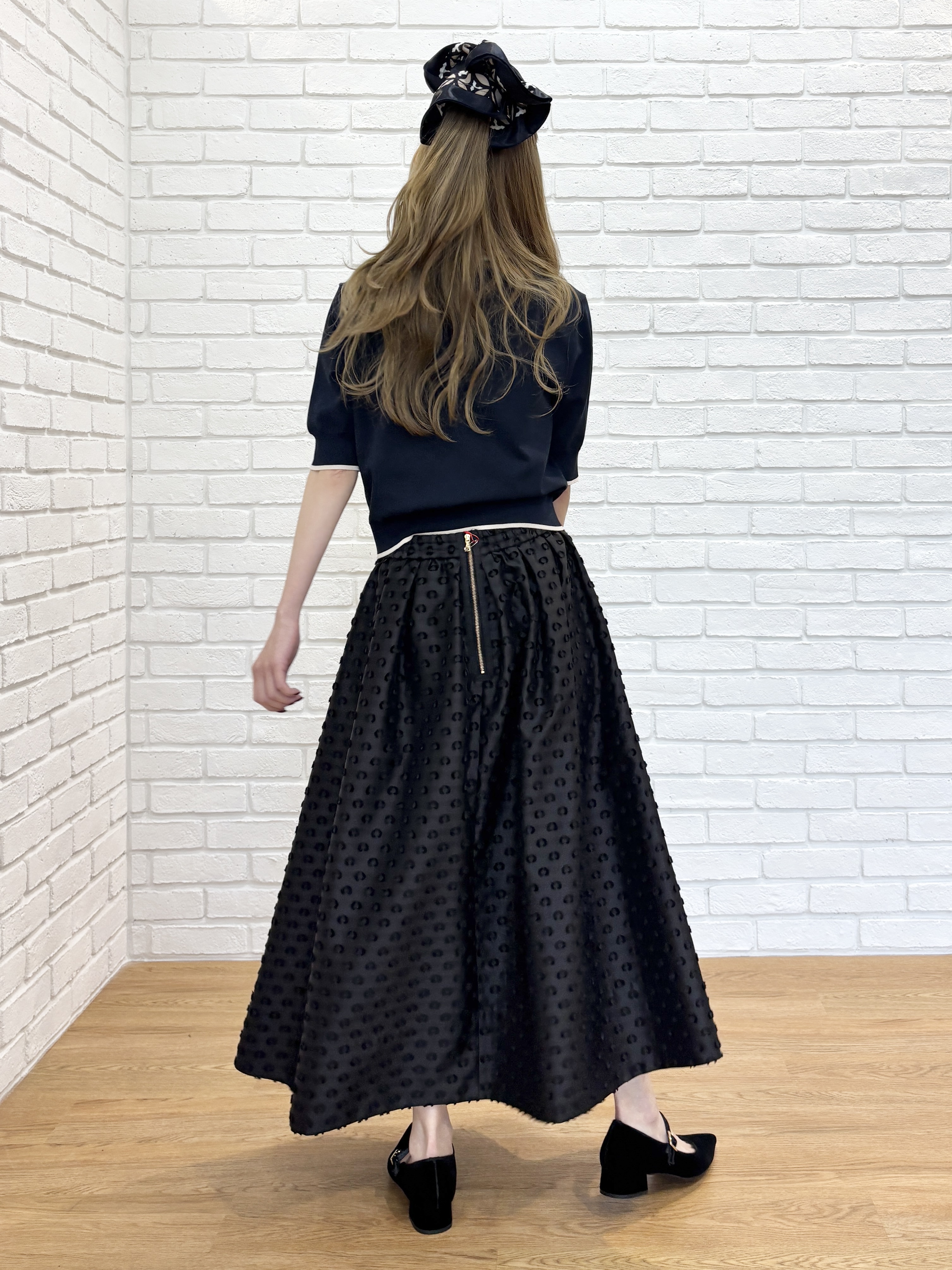 清水夏姫さんの「DRESSTERIOR｜カットジャガードボリュームスカート」を使ったコーディネート