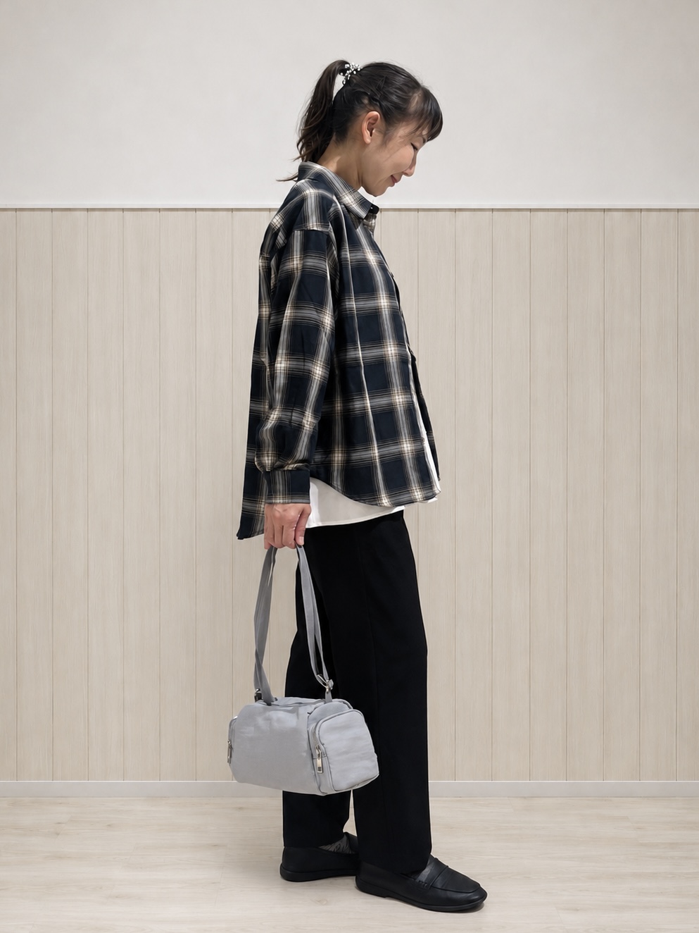 まつみさんの「SHOO･LA･RUE｜【洗濯後しわになりにくい/S-LL】選べる6パターン 羽織としても活躍する ベーシックシャツ」を使ったコーディネート