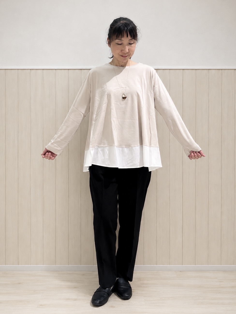 まつみさんの「SHOO･LA･RUE｜【洗濯後しわになりにくい/S-LL】選べる6パターン 羽織としても活躍する ベーシックシャツ」を使ったコーディネート