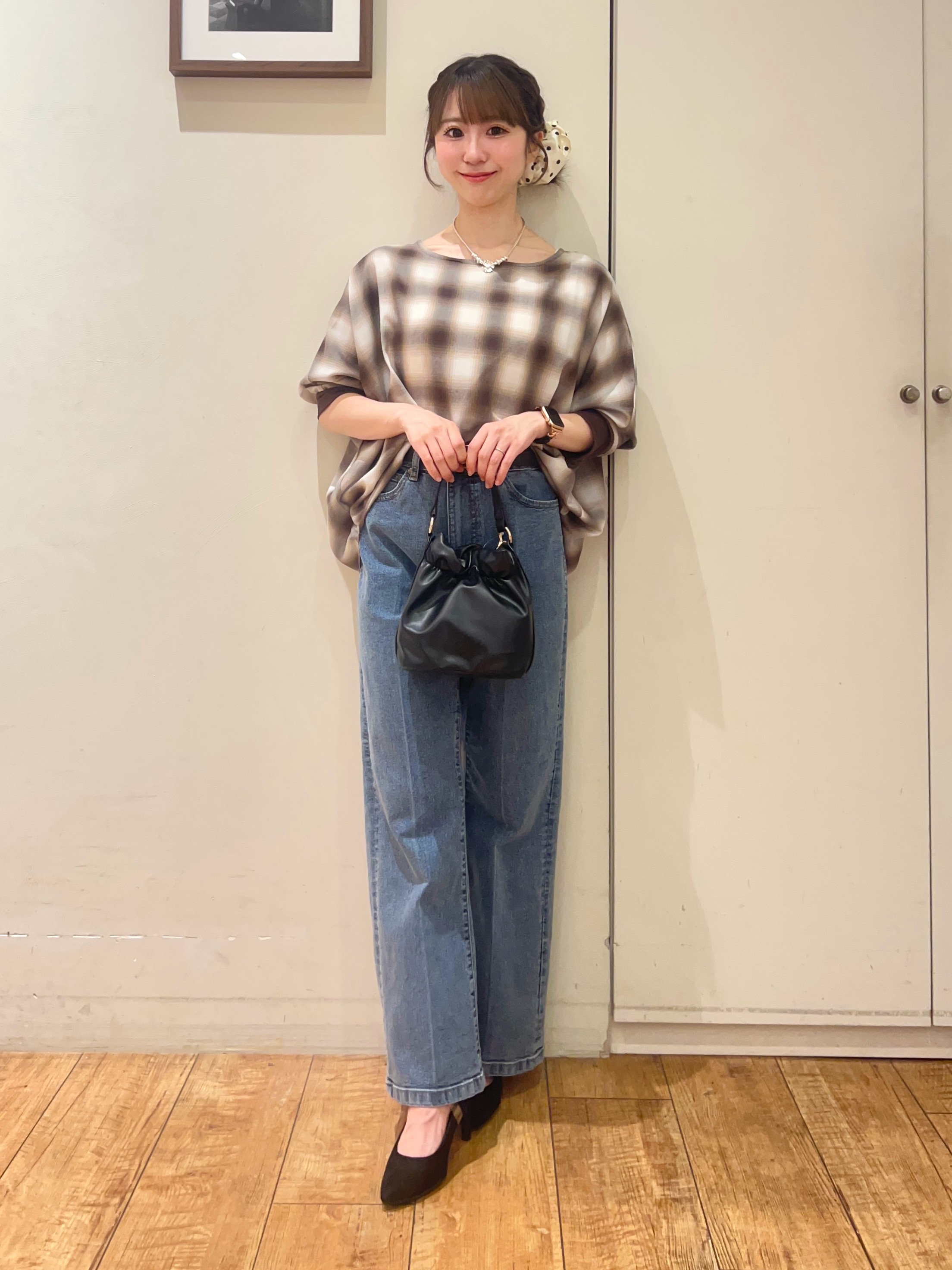 AIRIさんの「SHOO･LA･RUE｜【着丈選べる/洗濯後しわになりにくい】インせず着られる ドルマンブラウス」を使ったコーディネート