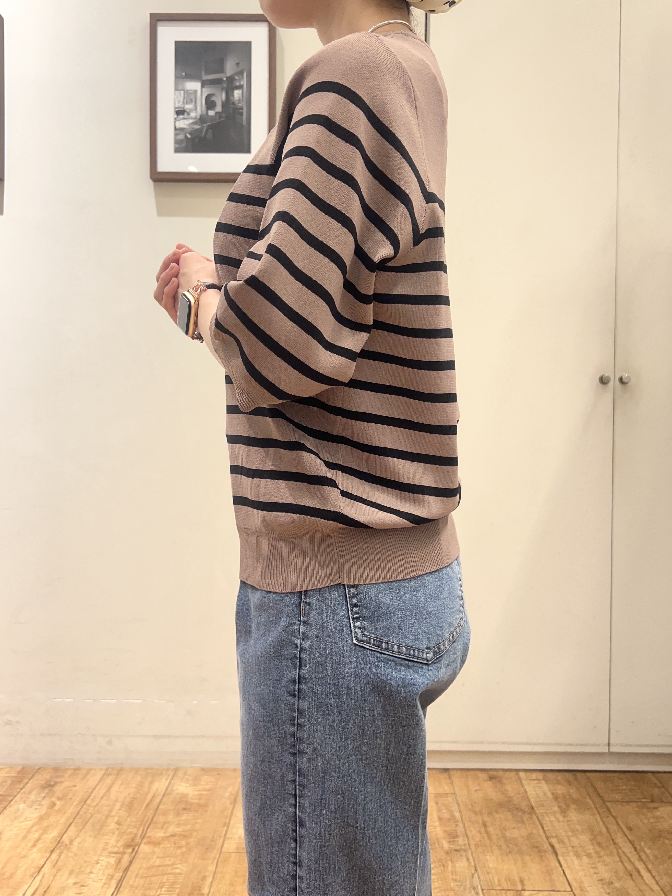 AIRIさんの「SHOO･LA･RUE｜【ガンガン洗える/UV/毛玉になりにくい】二の腕見せない 5分袖ニット」を使ったコーディネート