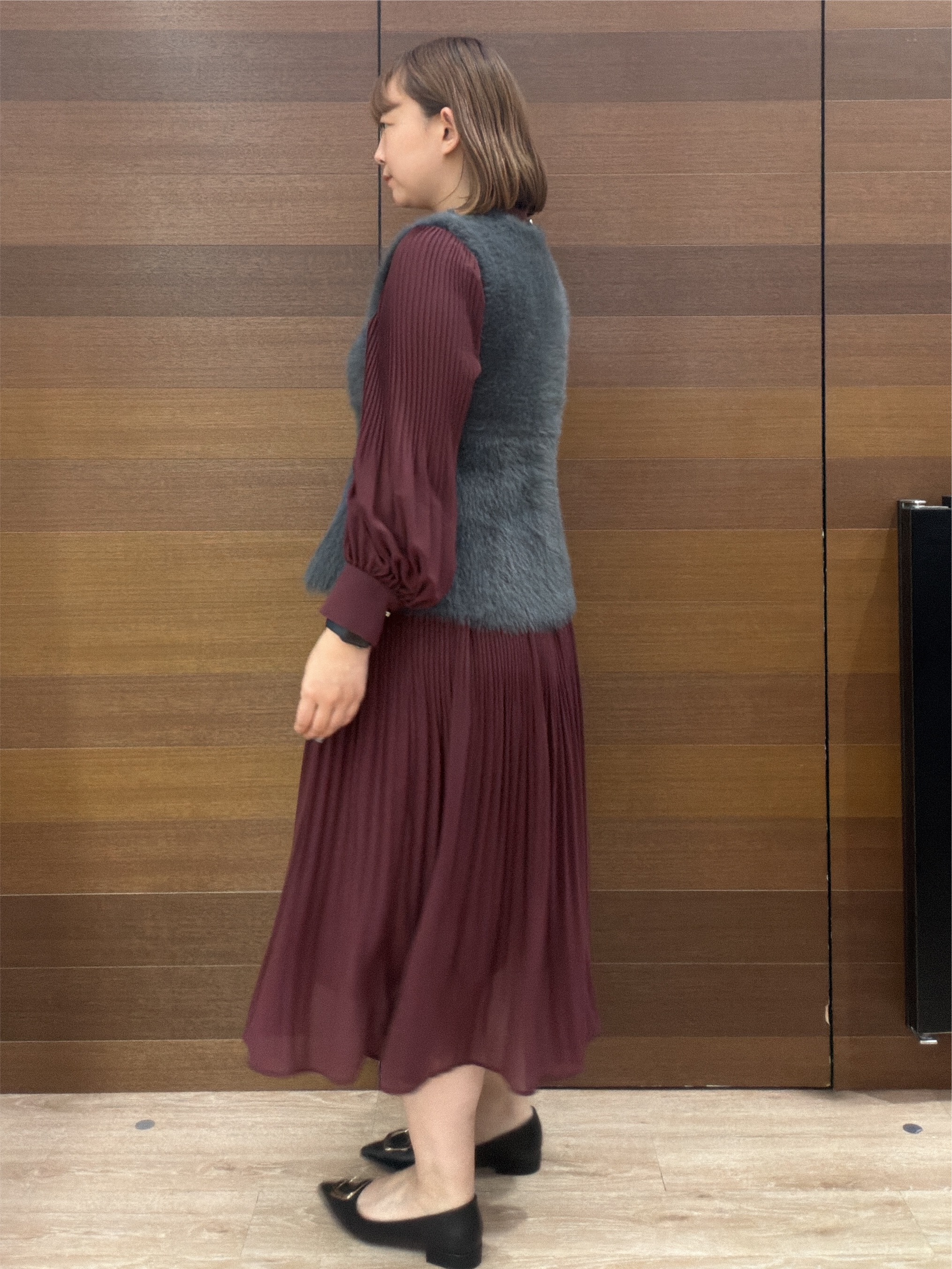 yumeさんの「OPAQUE.CLIP｜フェザーニットペプラムジレ【洗濯機OK】」を使ったコーディネート