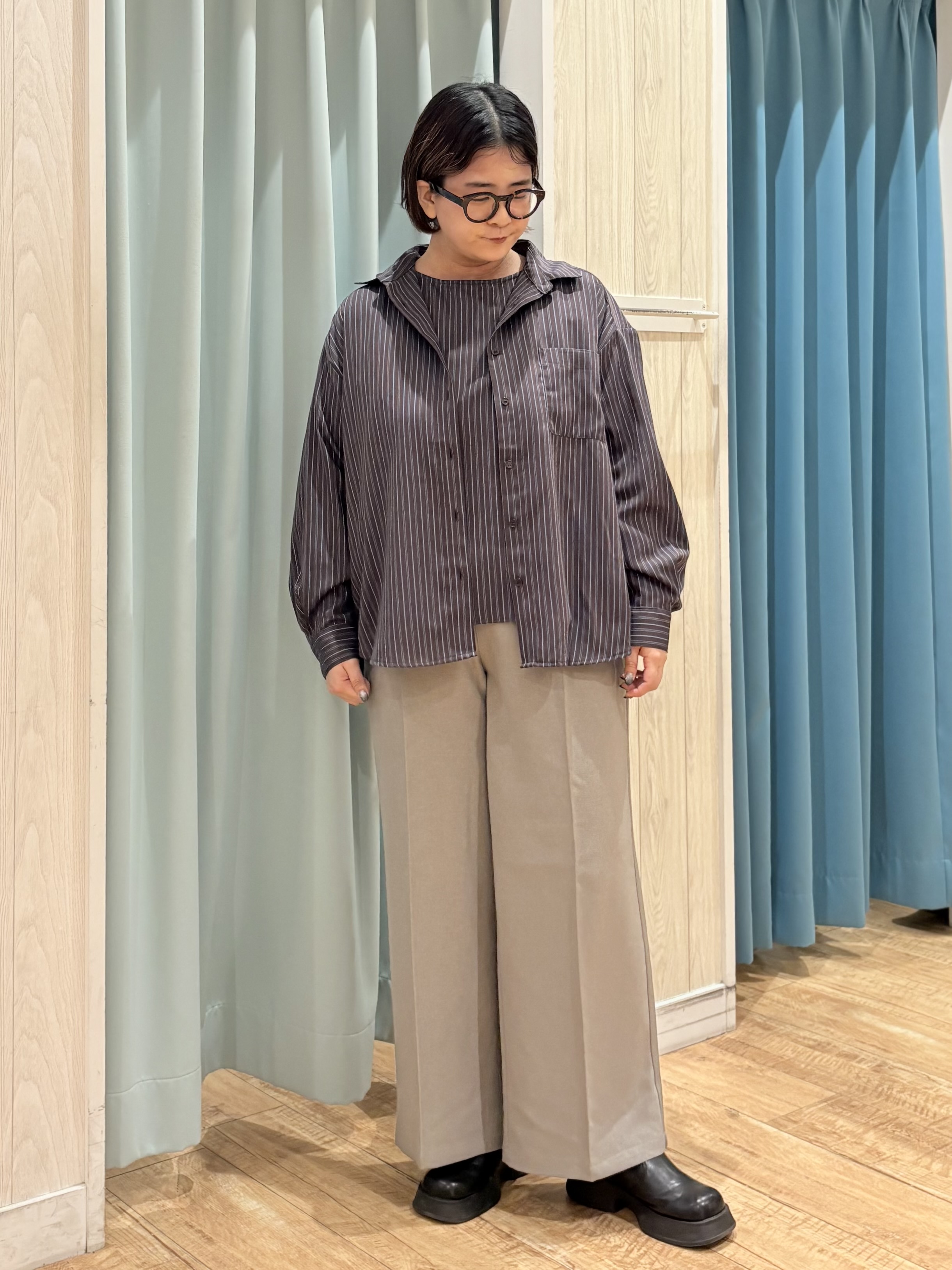 砂糖さんの「SHOO･LA･RUE｜【着丈選べる/洗濯後しわになりにくい】インせず着られる ドルマンブラウス」を使ったコーディネート