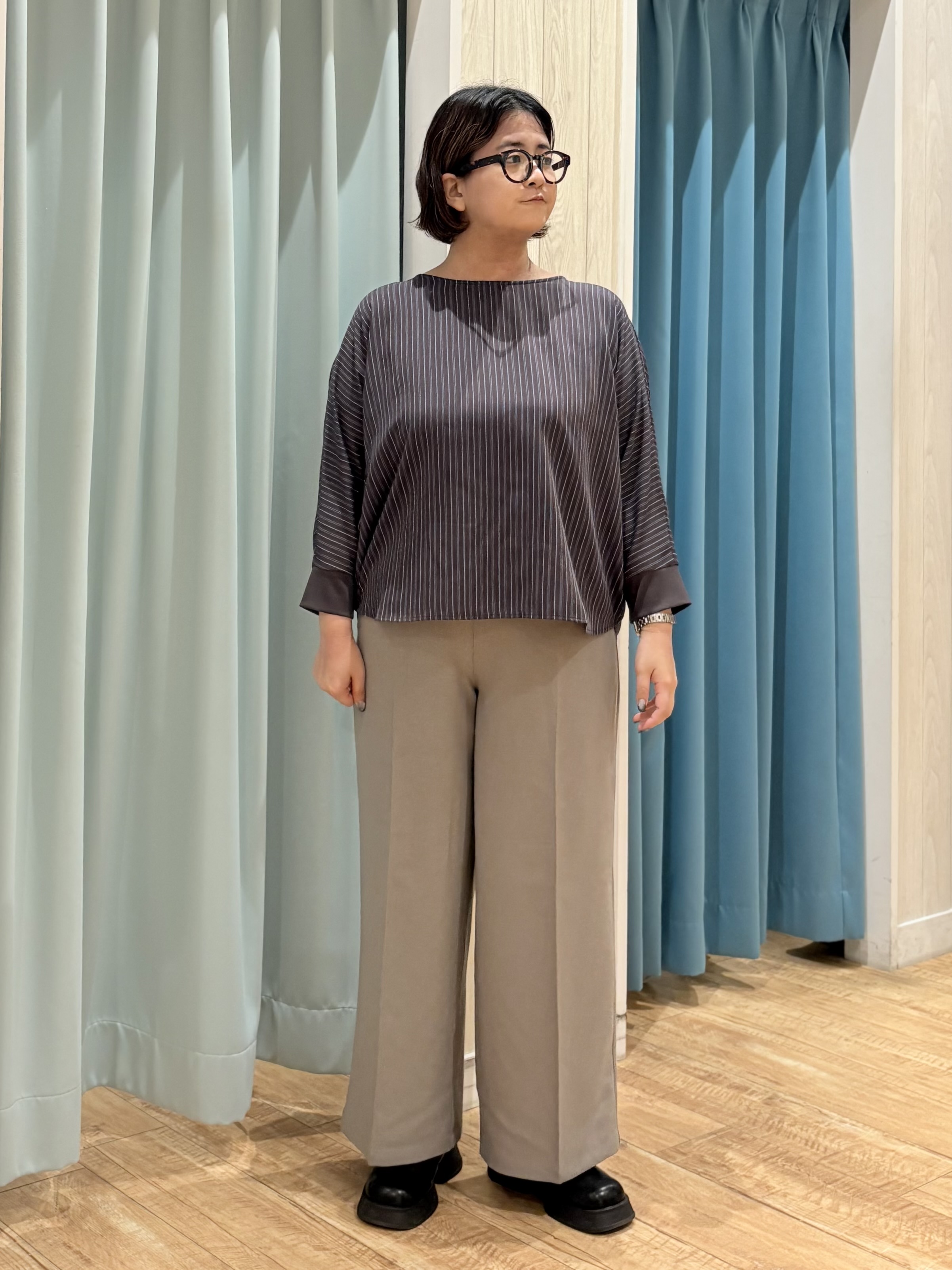 砂糖さんの「SHOO･LA･RUE｜【着丈選べる/洗濯後しわになりにくい】インせず着られる ドルマンブラウス」を使ったコーディネート