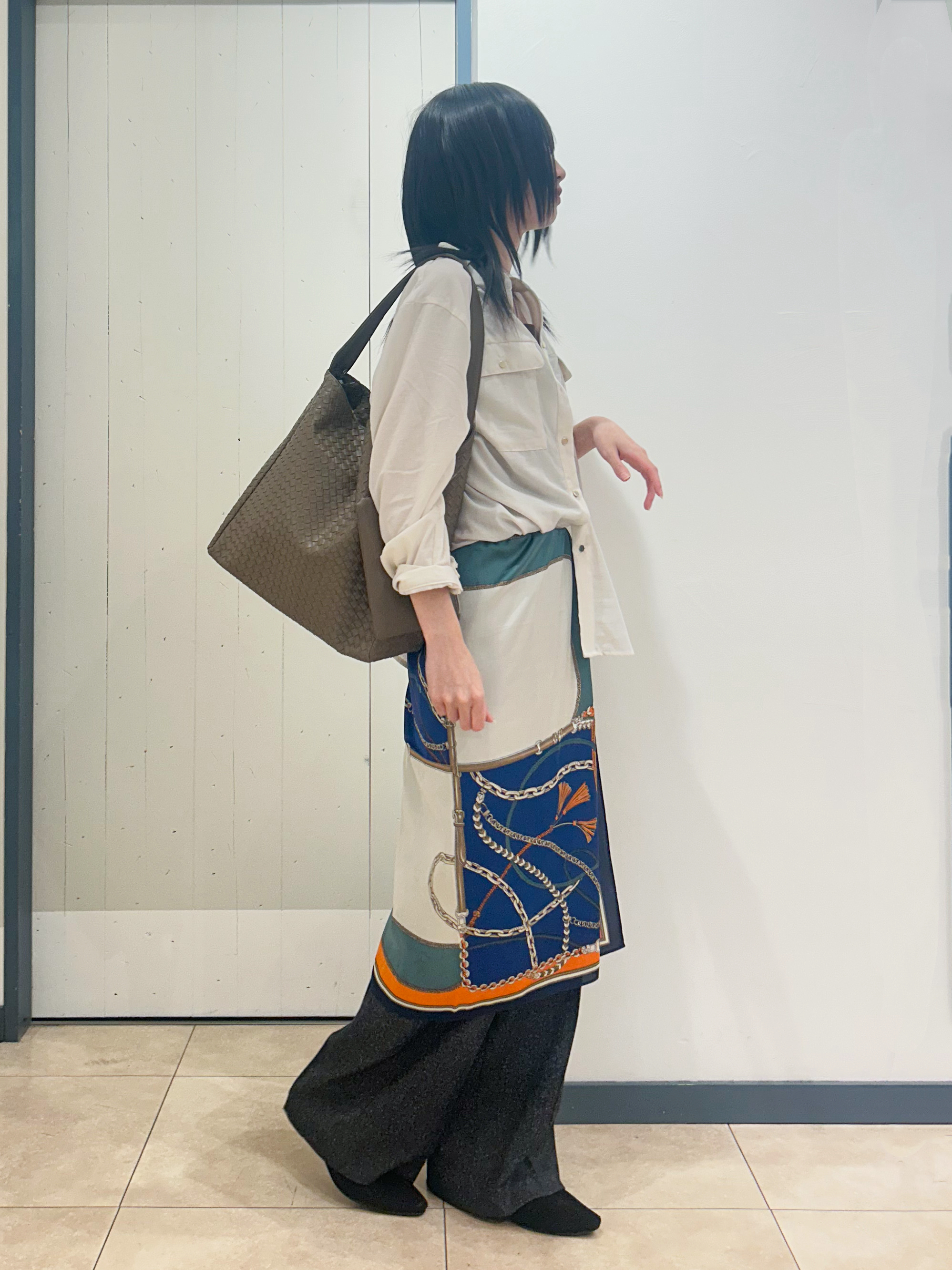 yukinoさんの「grove｜顔周りをすっきり見せる バンドカラースキッパーシャツ」を使ったコーディネート