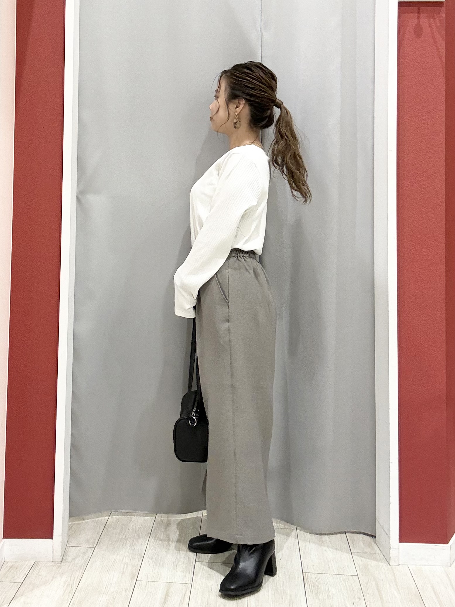 shioさんの「SHOO･LA･RUE｜【洗濯後しわになりにくい/S-LL】選べる6パターン 羽織としても活躍する ベーシックシャツ」を使ったコーディネート