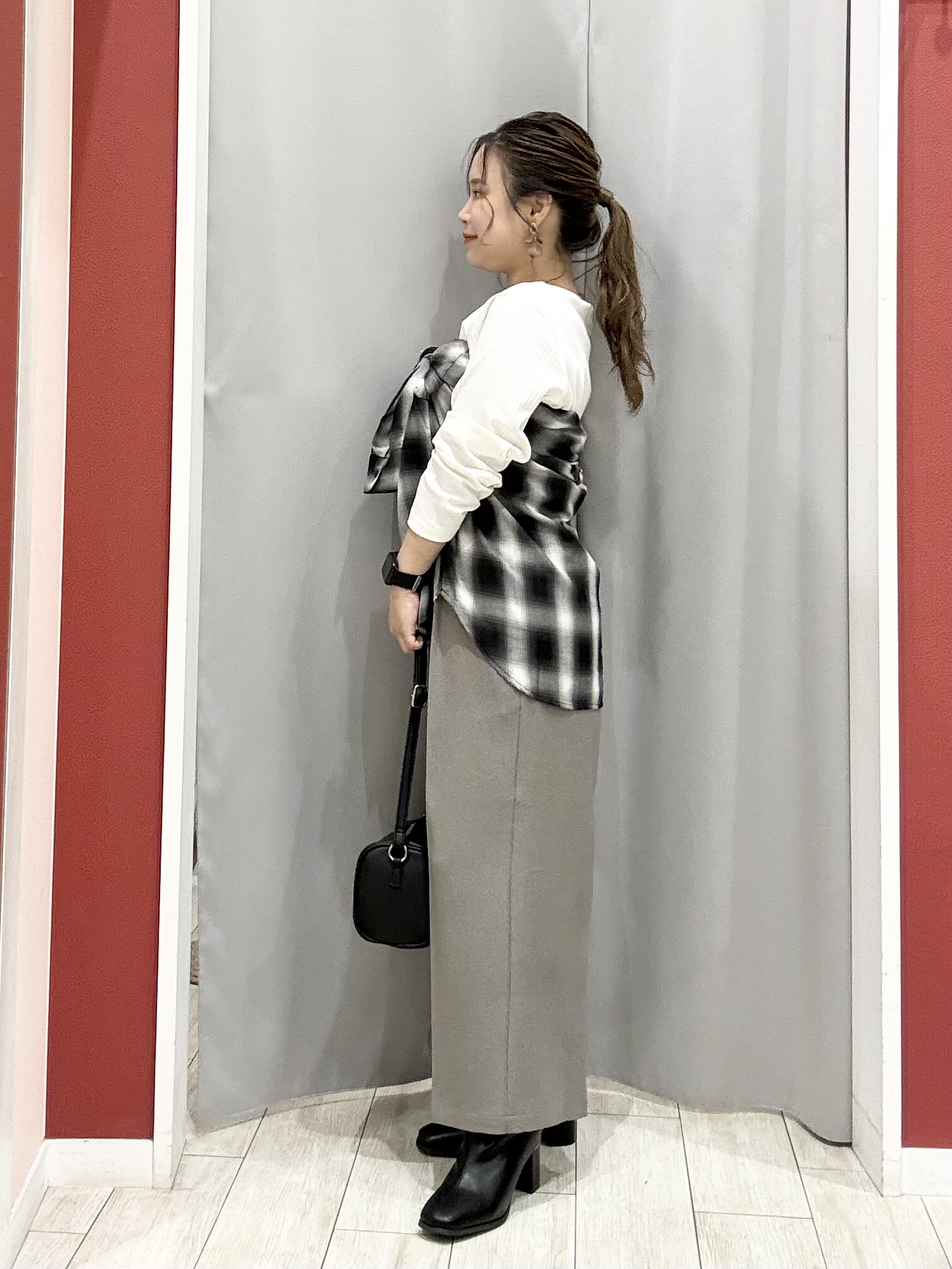 shioさんの「SHOO･LA･RUE｜【洗濯後しわになりにくい/S-LL】選べる6パターン 羽織としても活躍する ベーシックシャツ」を使ったコーディネート