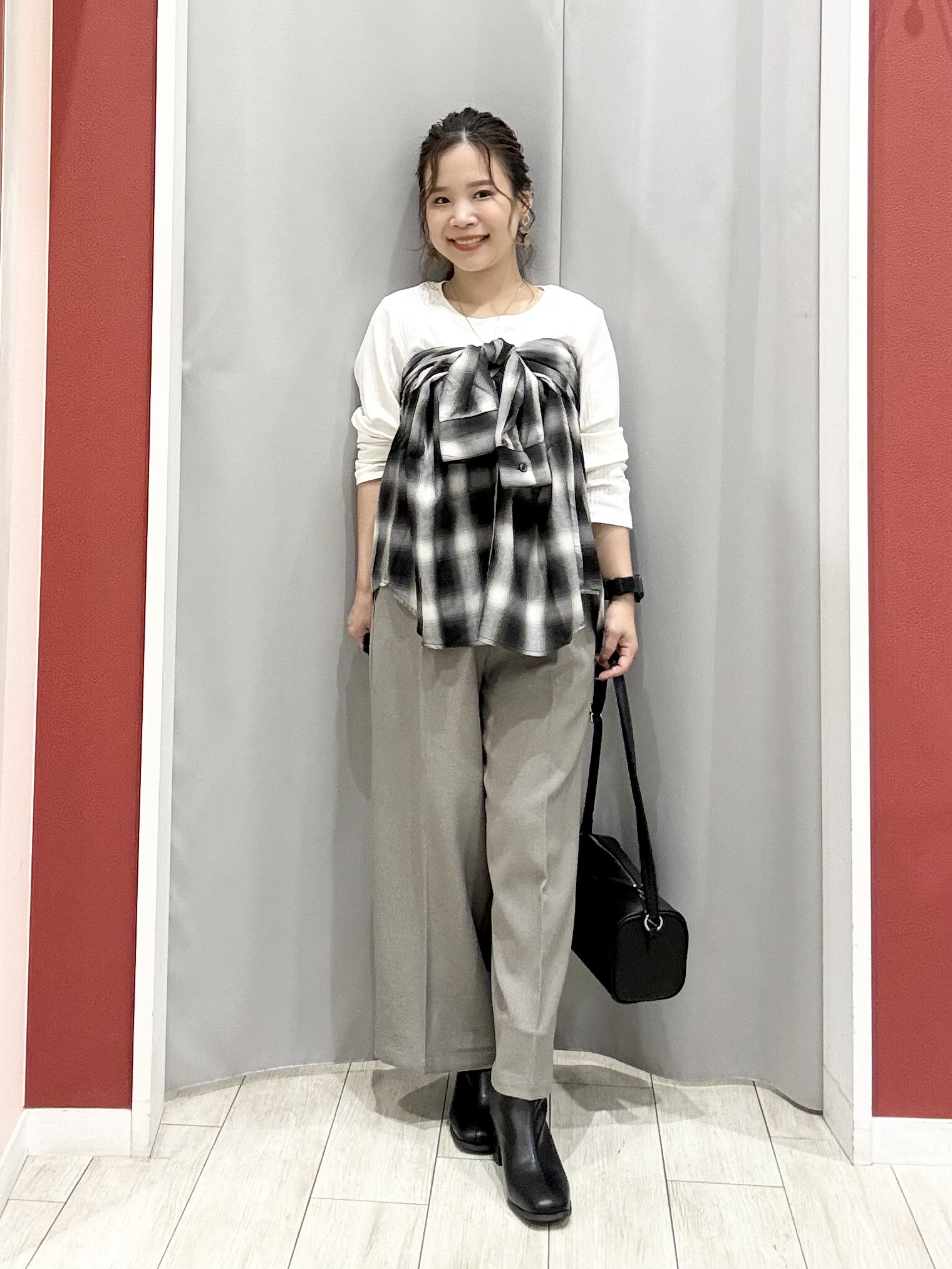 shioさんの「SHOO･LA･RUE｜【洗濯後しわになりにくい/S-LL】選べる6パターン 羽織としても活躍する ベーシックシャツ」を使ったコーディネート