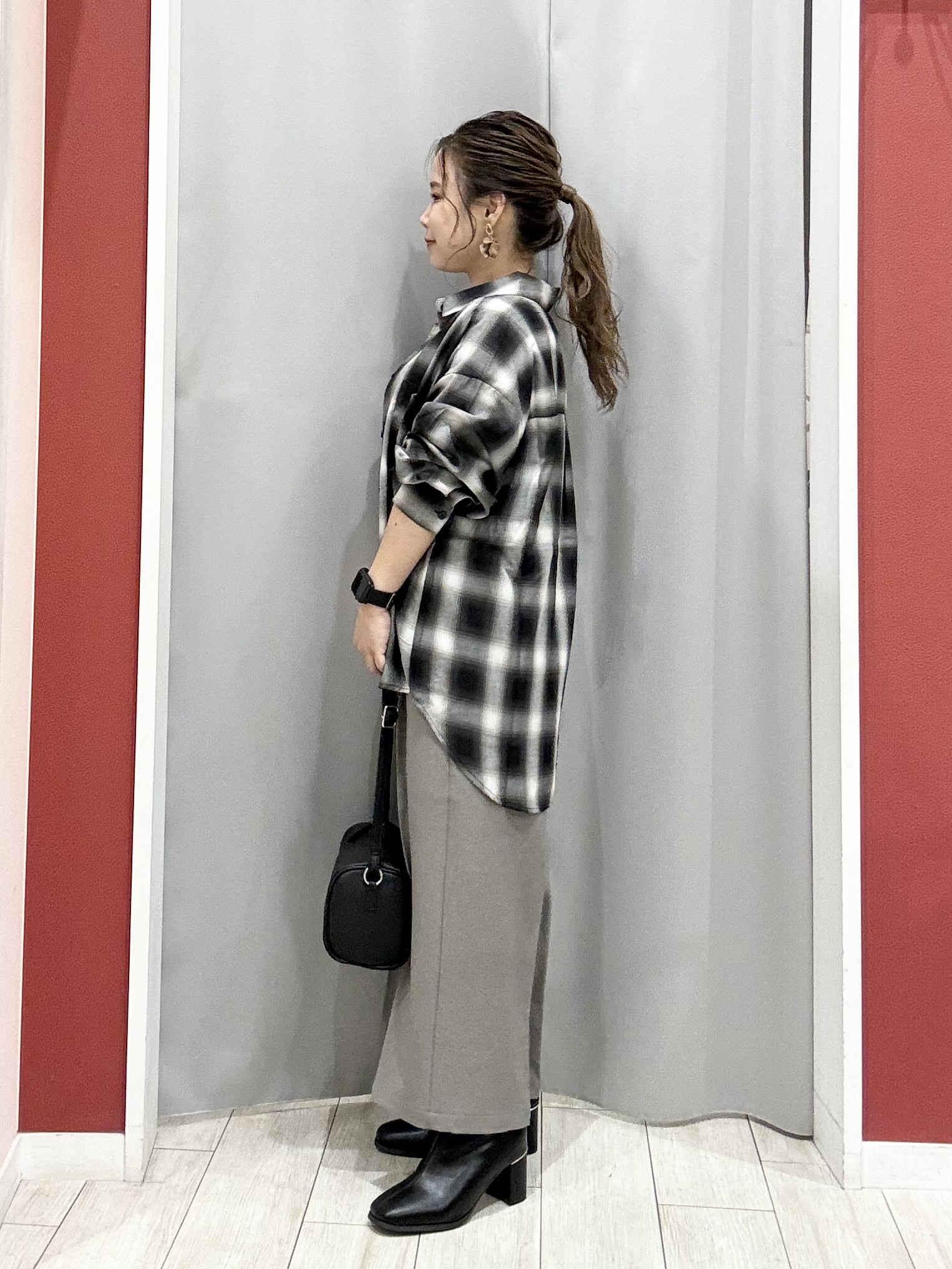 shioさんの「SHOO･LA･RUE｜【洗濯後しわになりにくい/S-LL】選べる6パターン 羽織としても活躍する ベーシックシャツ」を使ったコーディネート