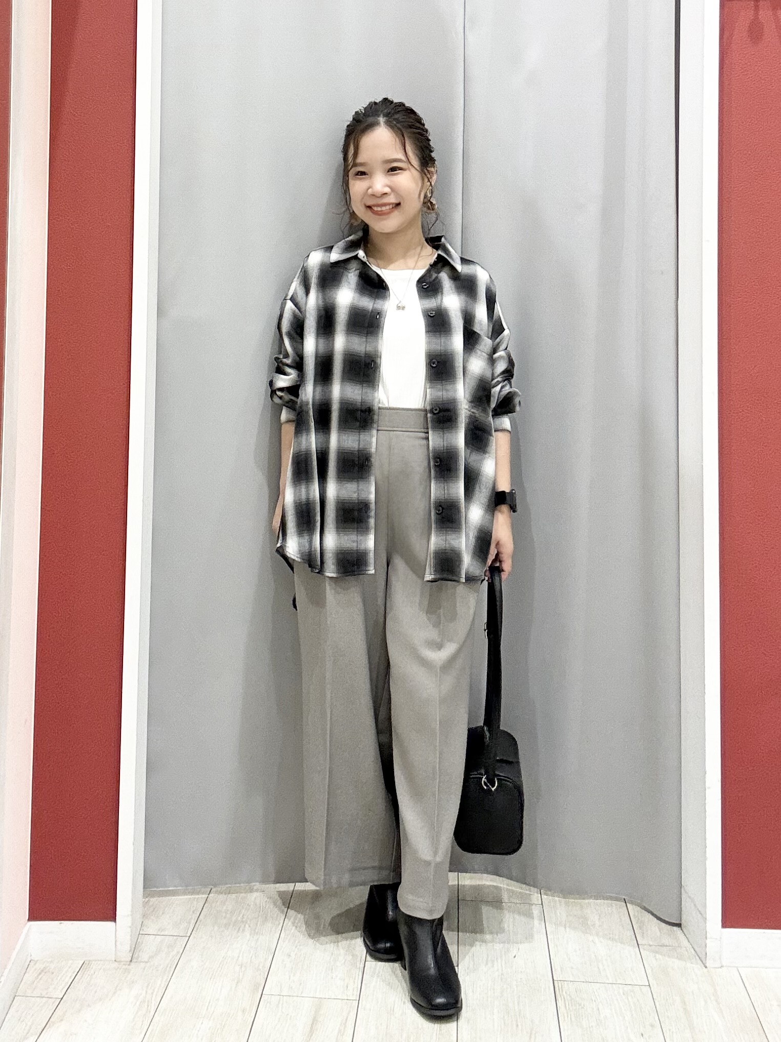 shioさんの「SHOO･LA･RUE｜【洗濯後しわになりにくい/S-LL】選べる6パターン 羽織としても活躍する ベーシックシャツ」を使ったコーディネート