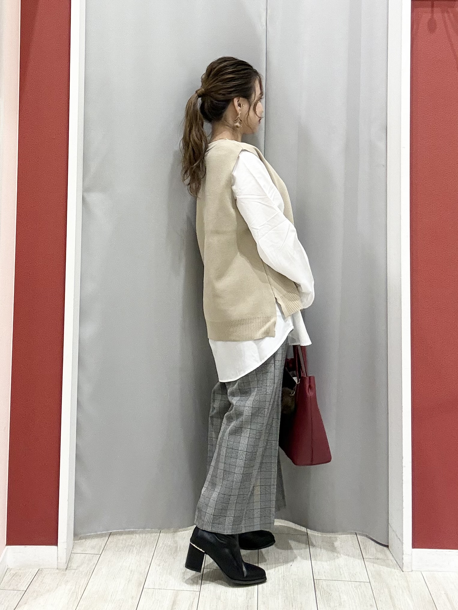 shioさんの「SHOO･LA･RUE｜【2点セット/S-LL】着回し自在 スポンディッシュニットベスト＆フレアシャツ」を使ったコーディネート