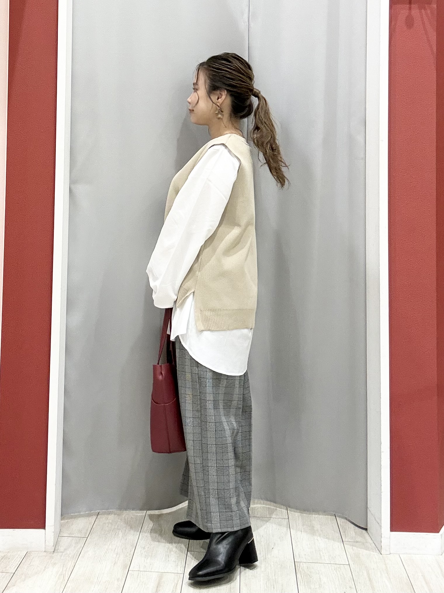 shioさんの「SHOO･LA･RUE｜【2点セット/S-LL】着回し自在 スポンディッシュニットベスト＆フレアシャツ」を使ったコーディネート