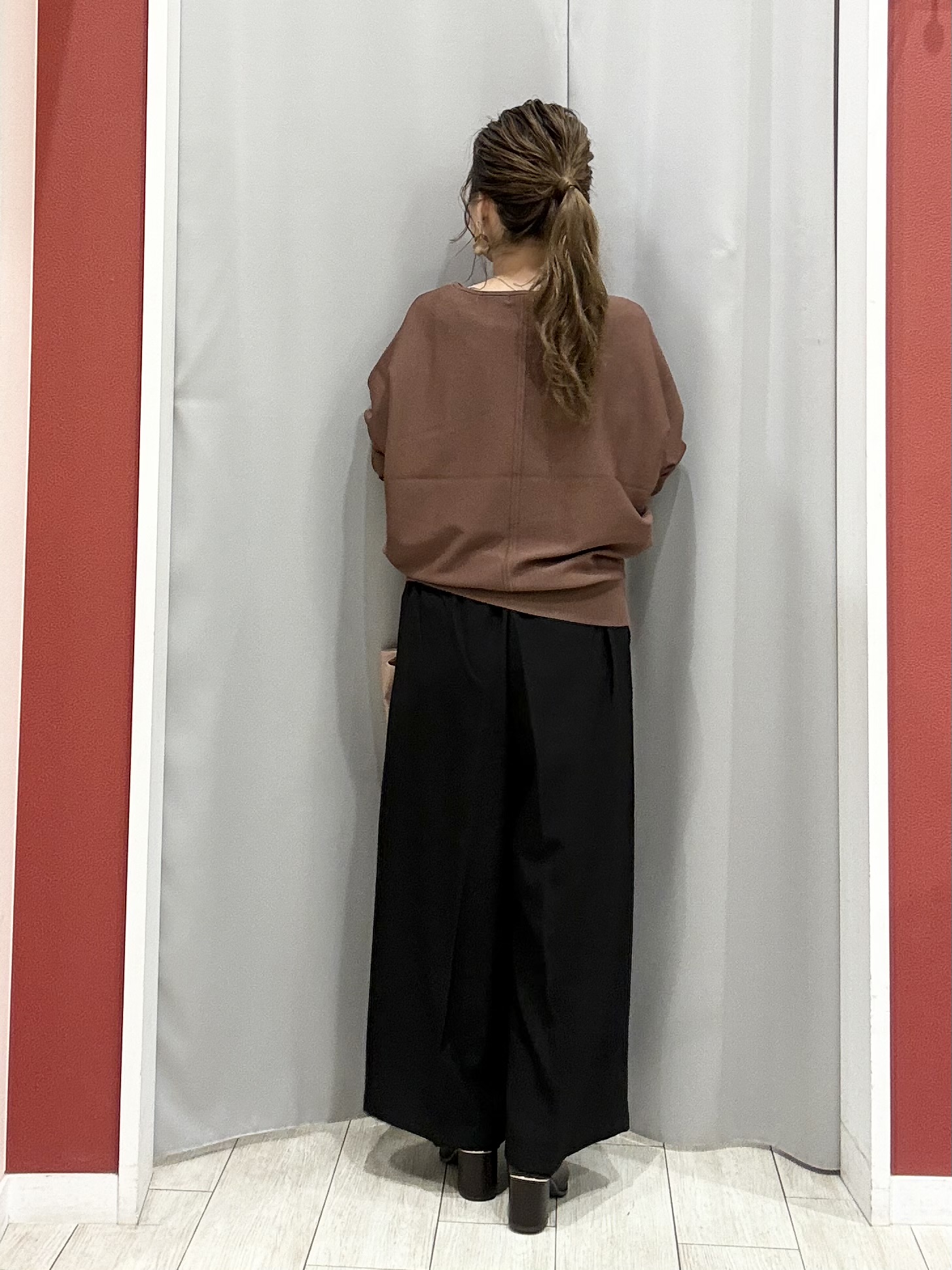 shioさんの「SHOO･LA･RUE｜【洗濯機可】軽やかさらタッチ インせず着られる すっきり見えドルマンニット」を使ったコーディネート
