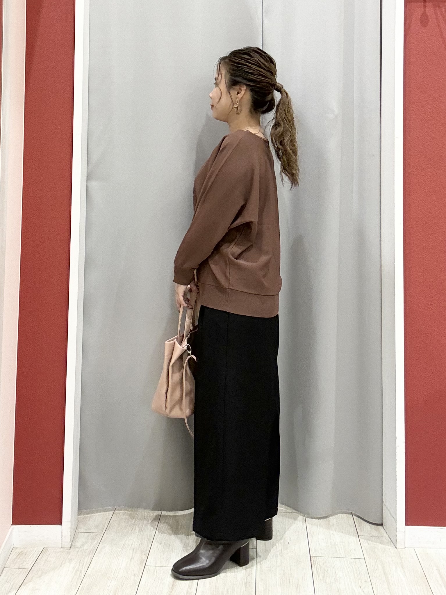shioさんの「SHOO･LA･RUE｜【洗濯機可】軽やかさらタッチ インせず着られる すっきり見えドルマンニット」を使ったコーディネート